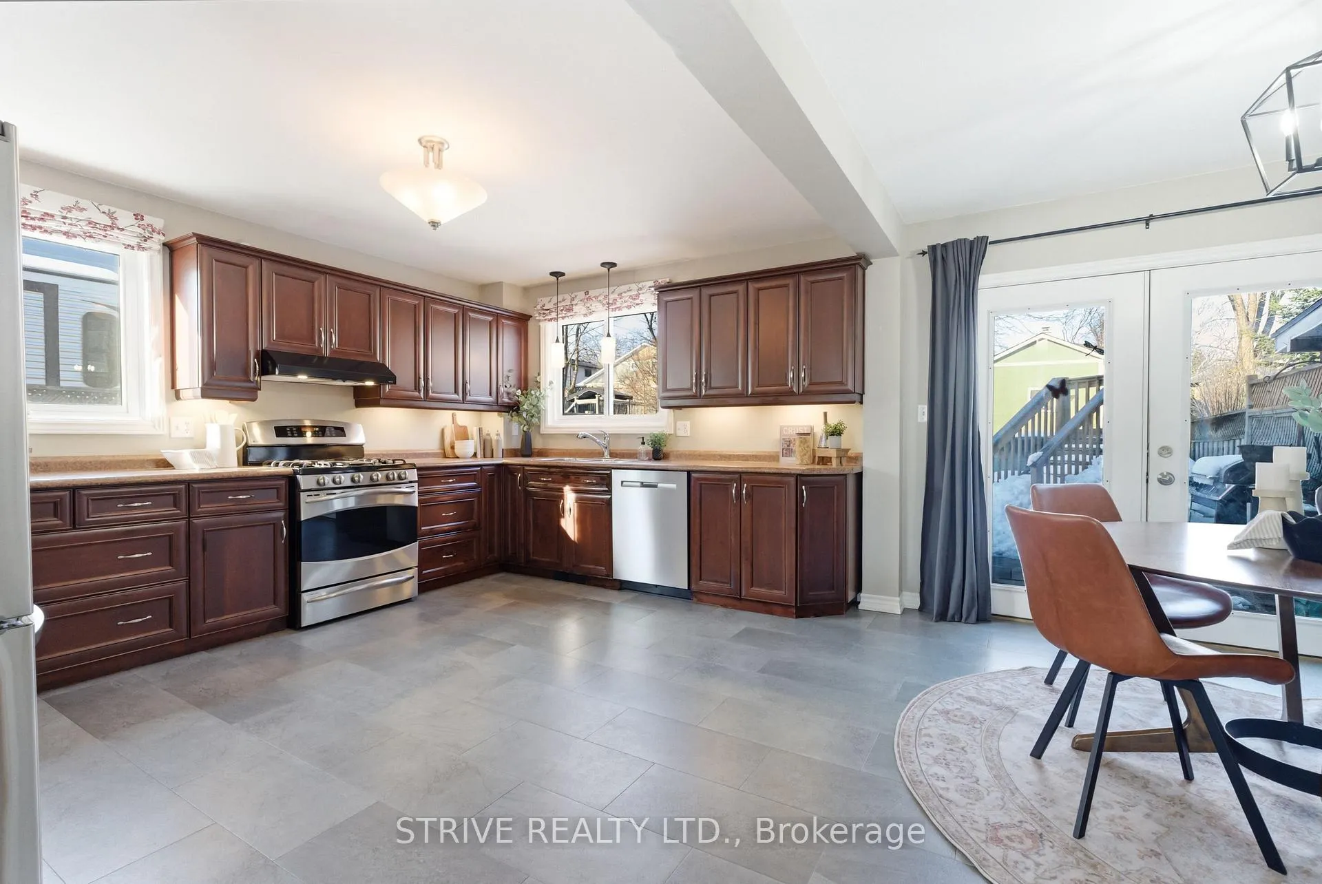 Photo 18 of 8 Quinn Drive, Clarington, Bowmanville — HOMEH