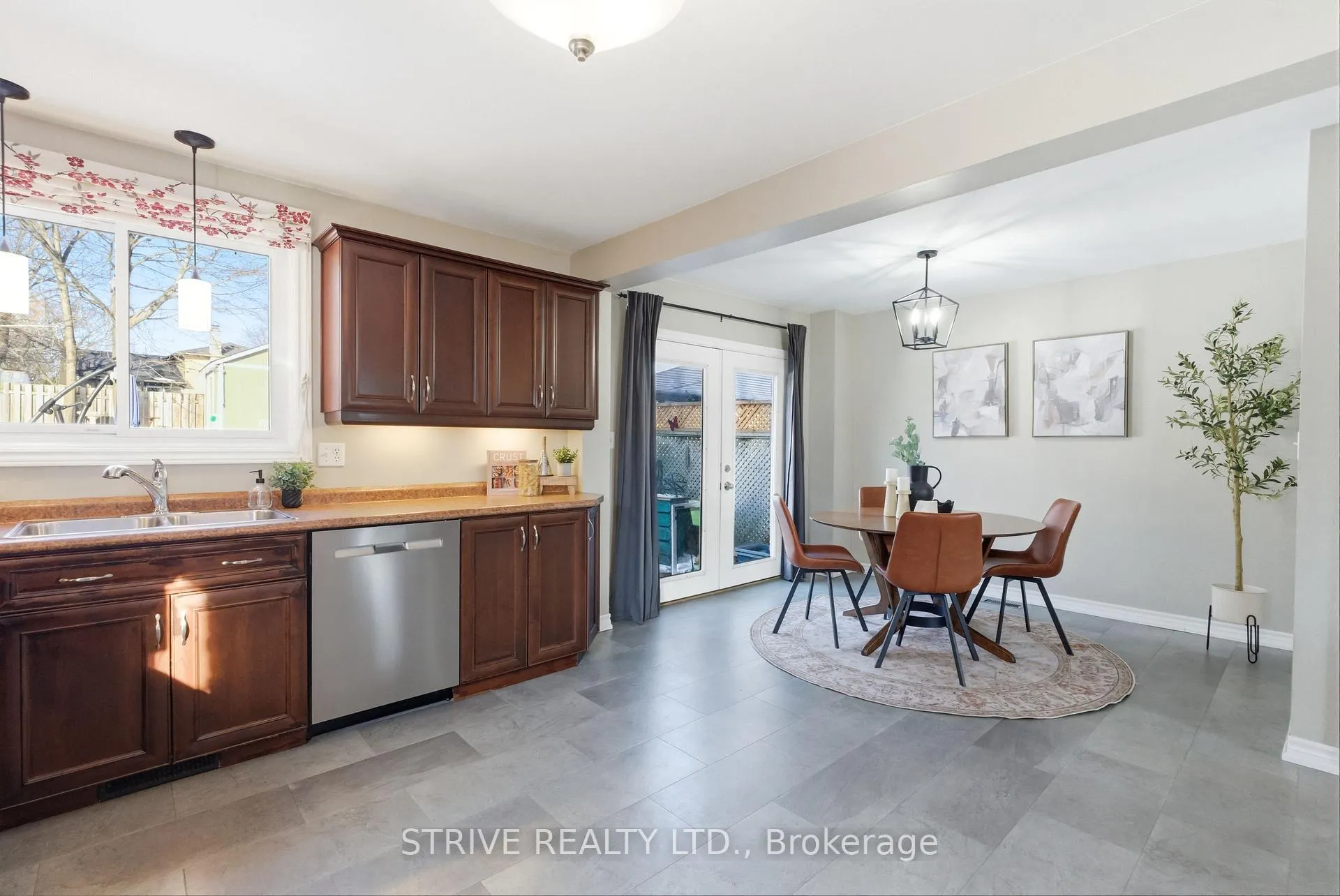 Photo 22 of 8 Quinn Drive, Clarington, Bowmanville — HOMEH