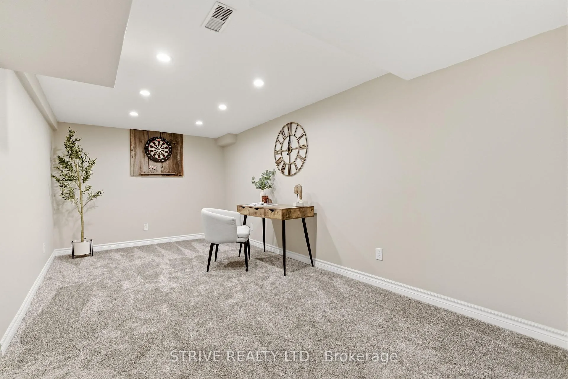 Photo 35 of 8 Quinn Drive, Clarington, Bowmanville — HOMEH