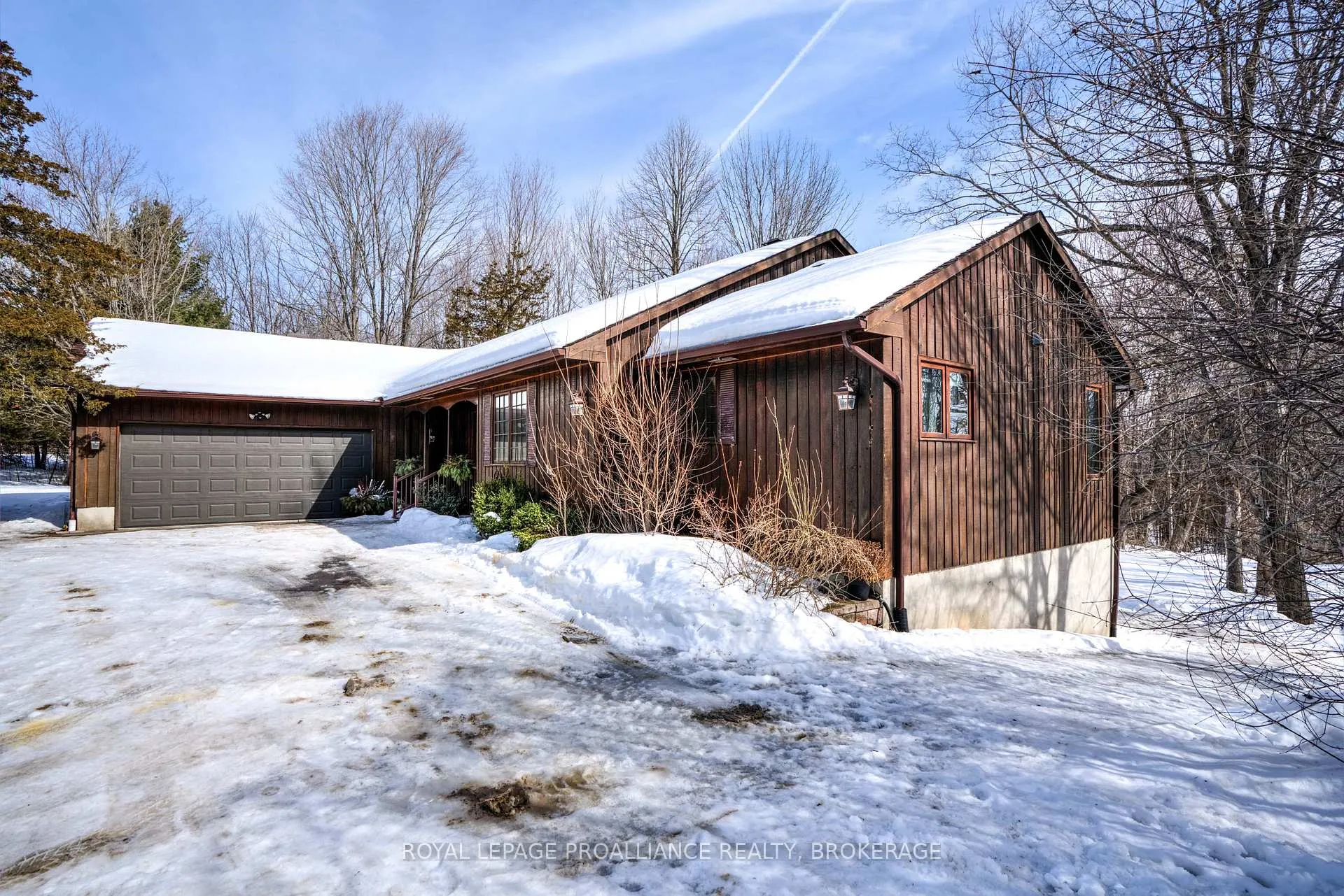 Photo 3 of 9889 Perth Road, Rideau Lakes, Rideau Lakes (North Crosby) Twp — HOMEH