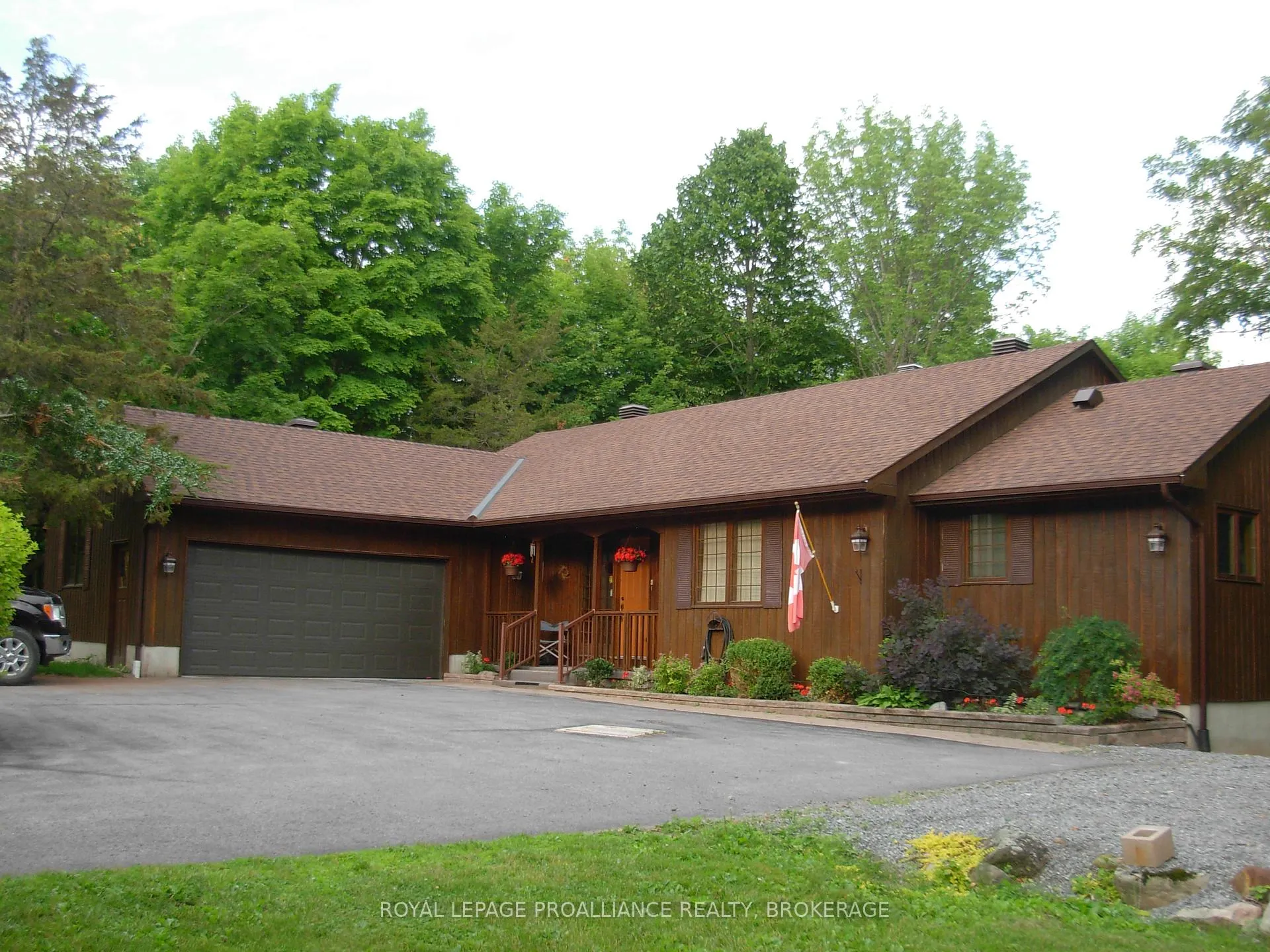 Photo 4 of 9889 Perth Road, Rideau Lakes, Rideau Lakes (North Crosby) Twp — HOMEH