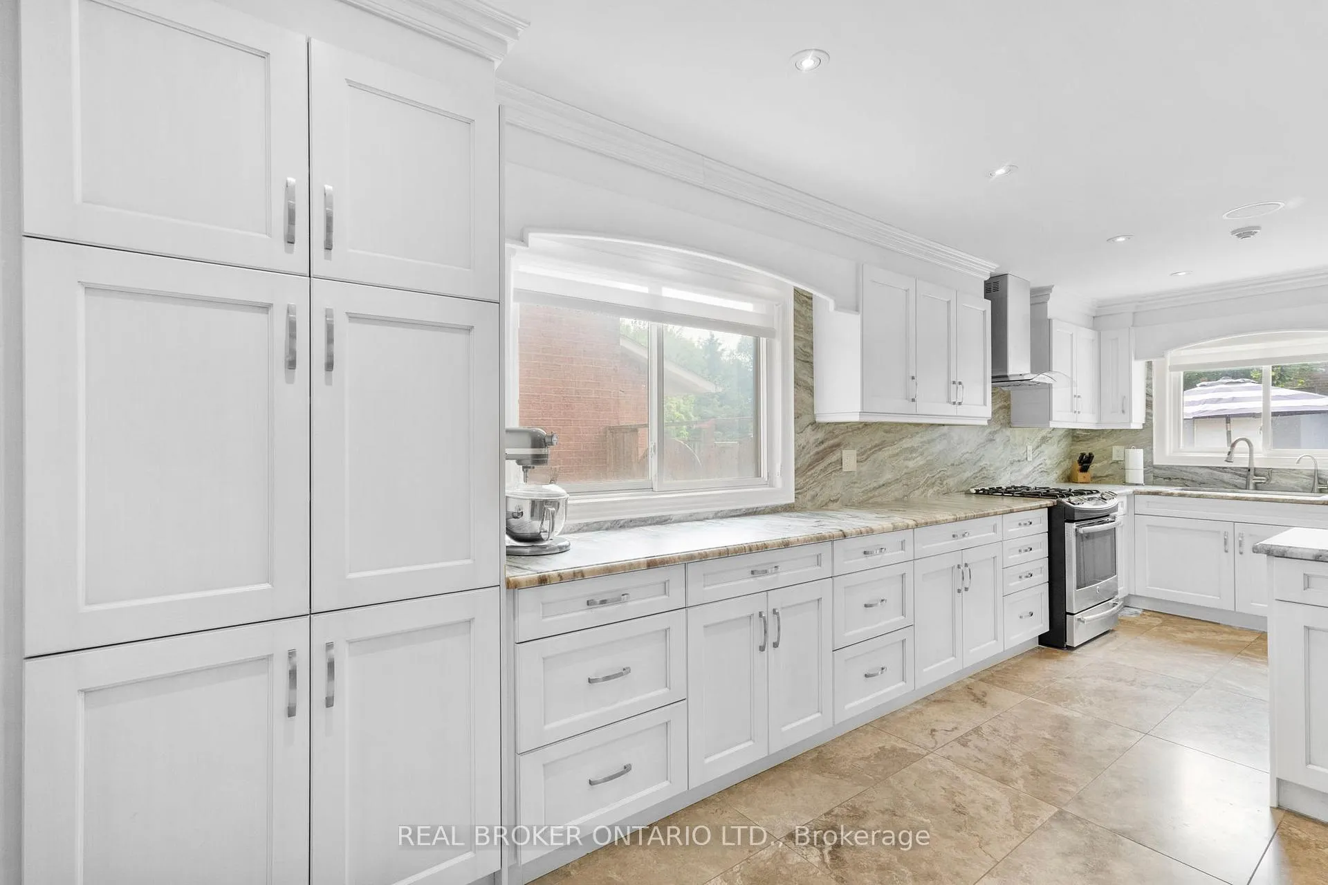 Photo 6 of 11 Fountainbridge Drive, Caledon, Bolton East — HOMEH