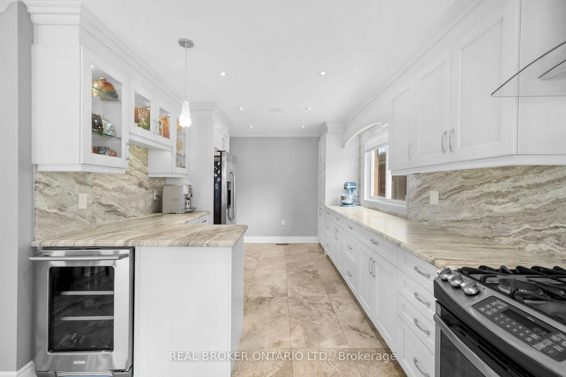 Photo 9 of 11 Fountainbridge Drive, Caledon, Bolton East — HOMEH