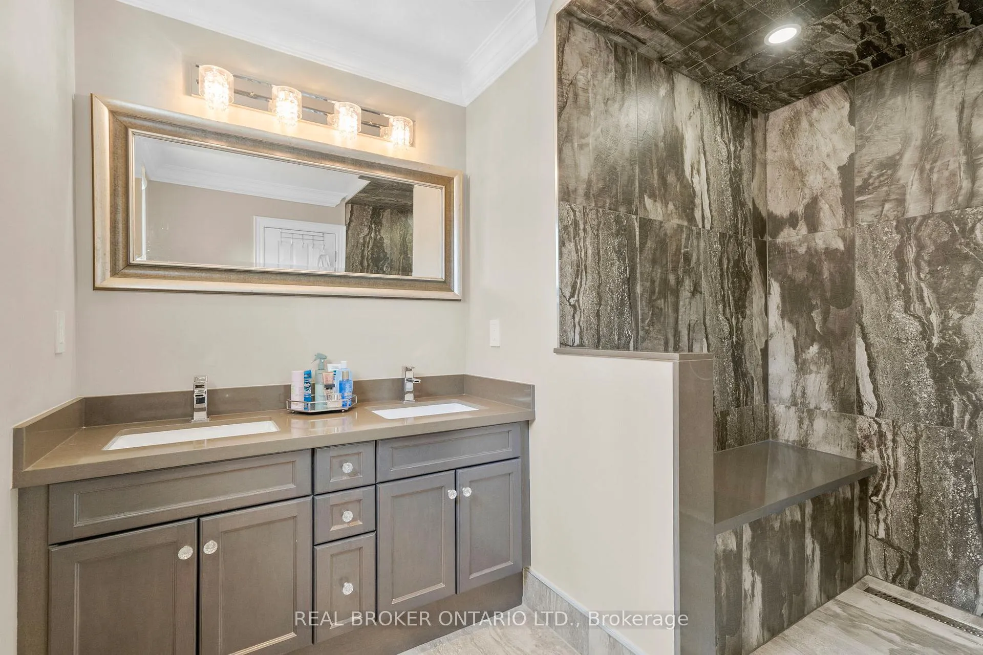 Photo 25 of 11 Fountainbridge Drive, Caledon, Bolton East — HOMEH