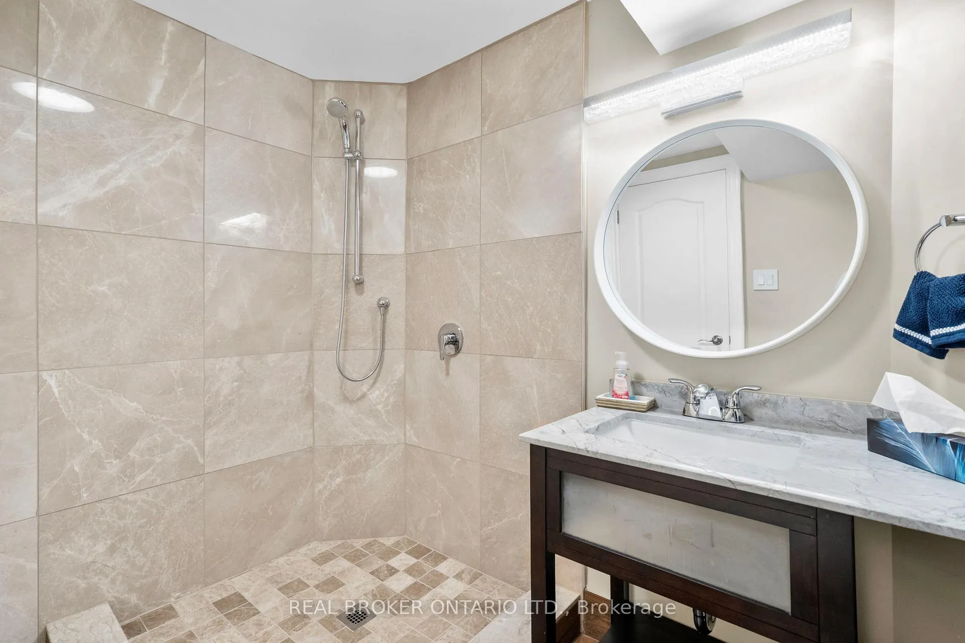 Photo 33 of 11 Fountainbridge Drive, Caledon, Bolton East — HOMEH