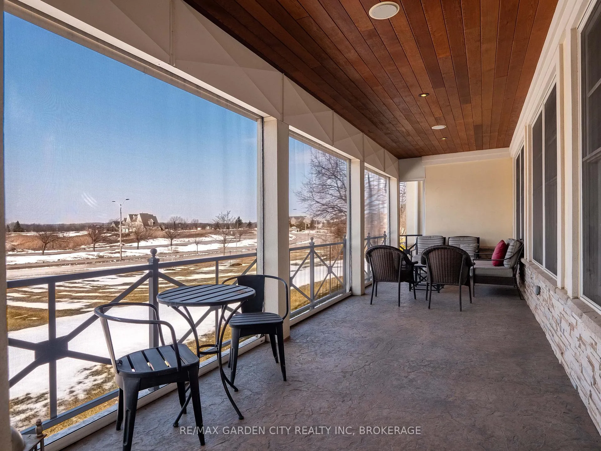 Photo 40 of 209 Muirfield Trail, Welland, Hwy 406/Welland — HOMEH