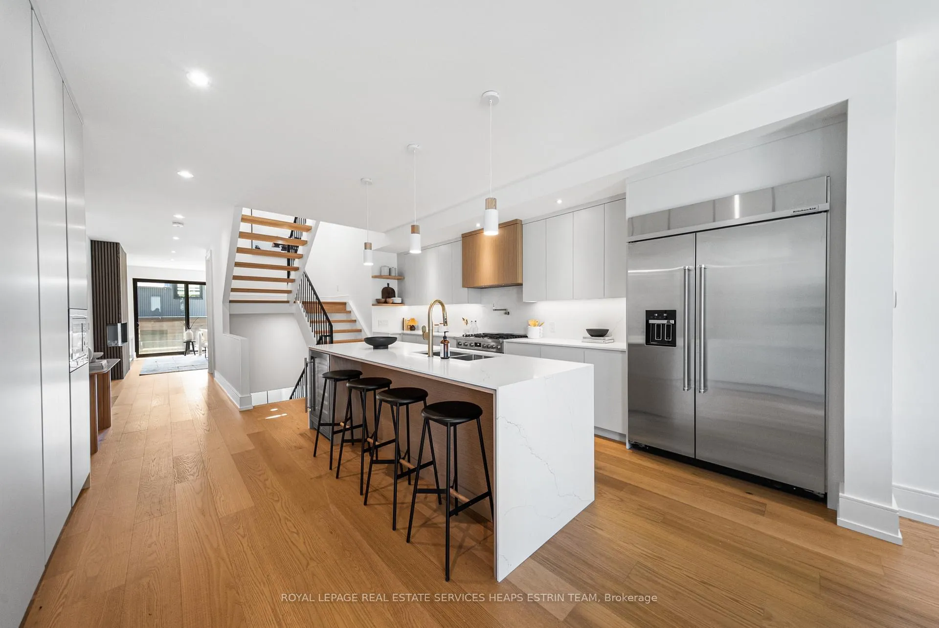 Photo 4 of 17 Myrtle Avenue, Toronto, South Riverdale — HOMEH