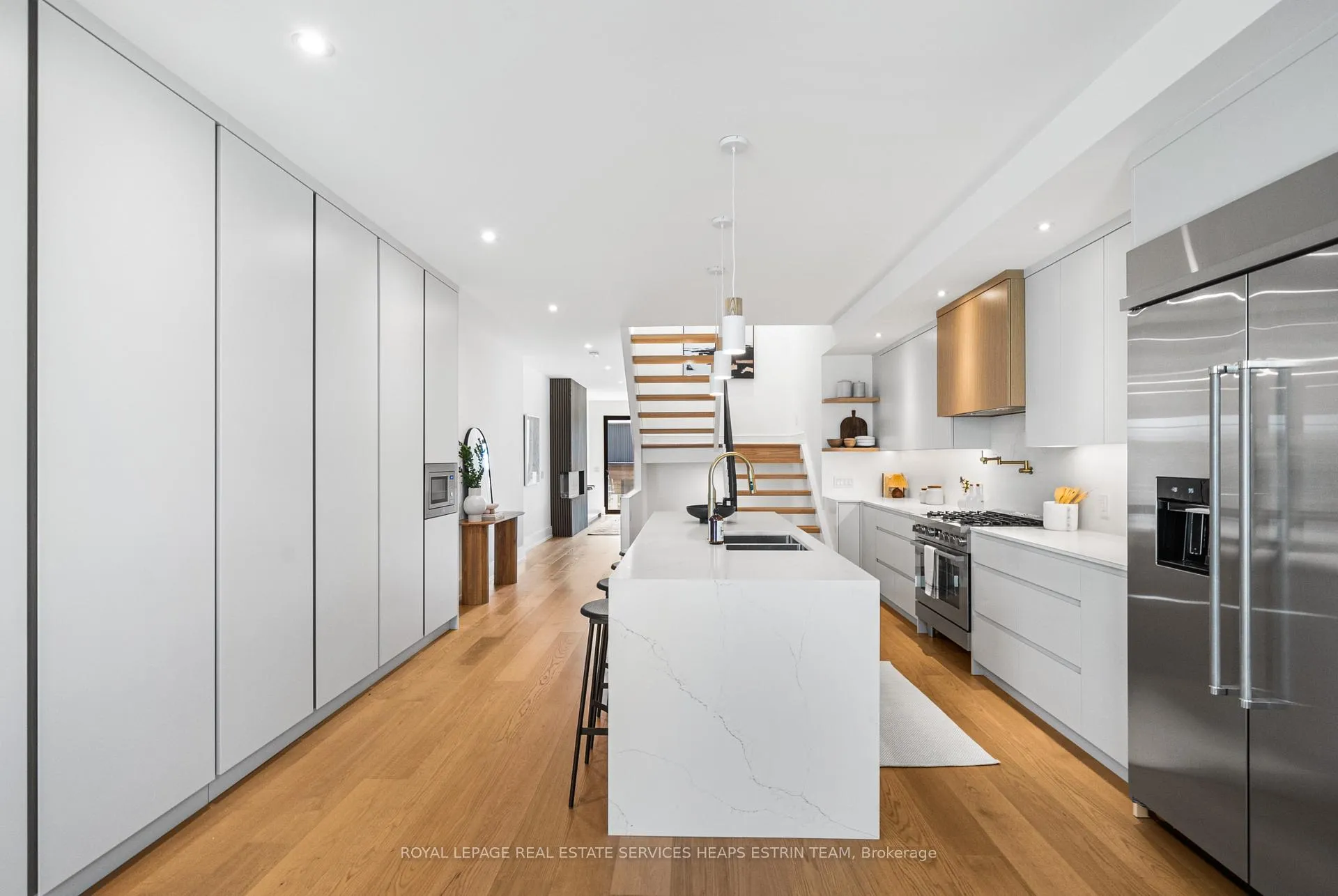 Photo 5 of 17 Myrtle Avenue, Toronto, South Riverdale — HOMEH
