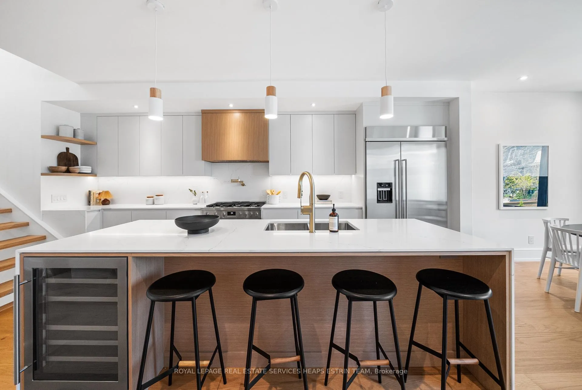 Photo 6 of 17 Myrtle Avenue, Toronto, South Riverdale — HOMEH