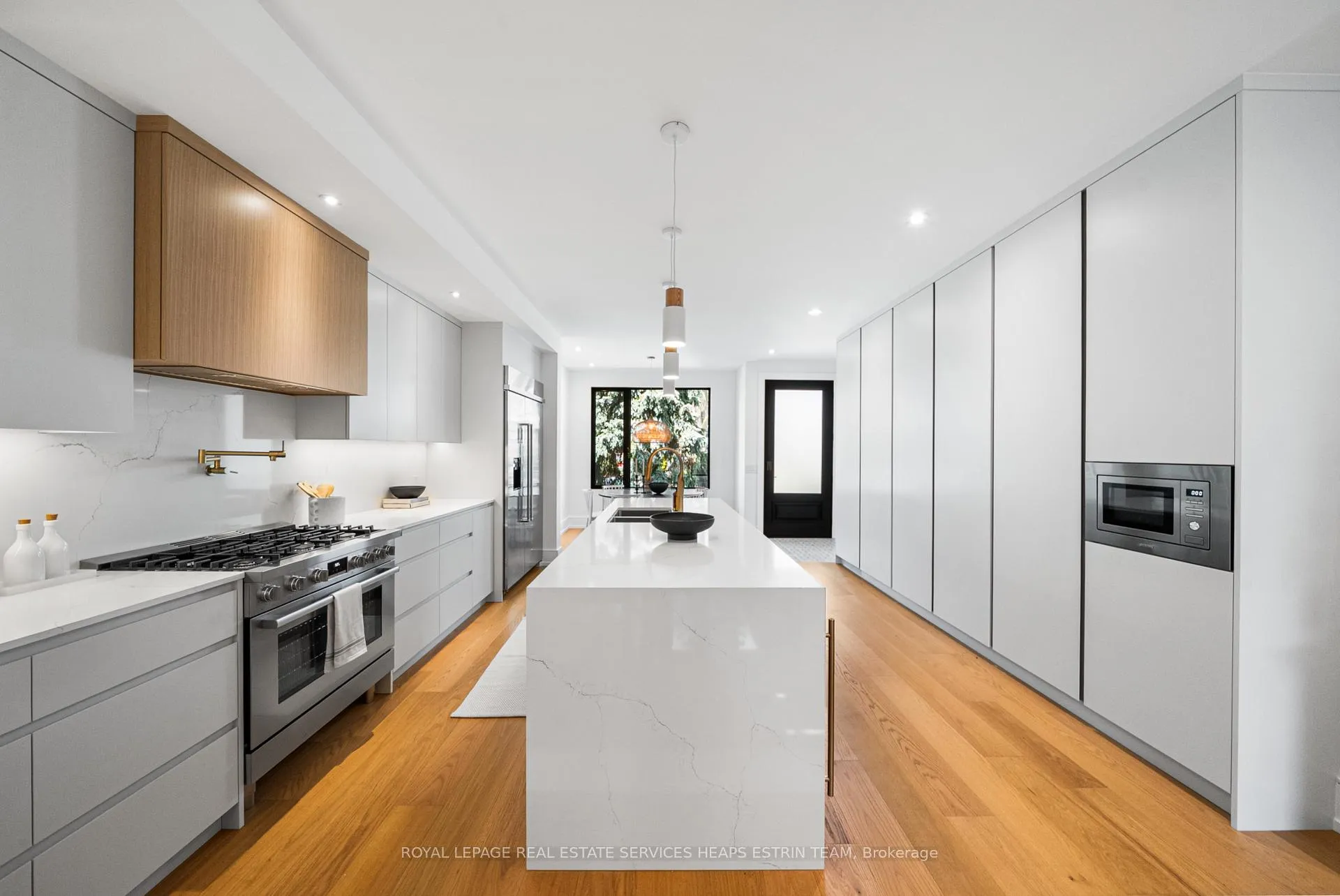 Photo 8 of 17 Myrtle Avenue, Toronto, South Riverdale — HOMEH