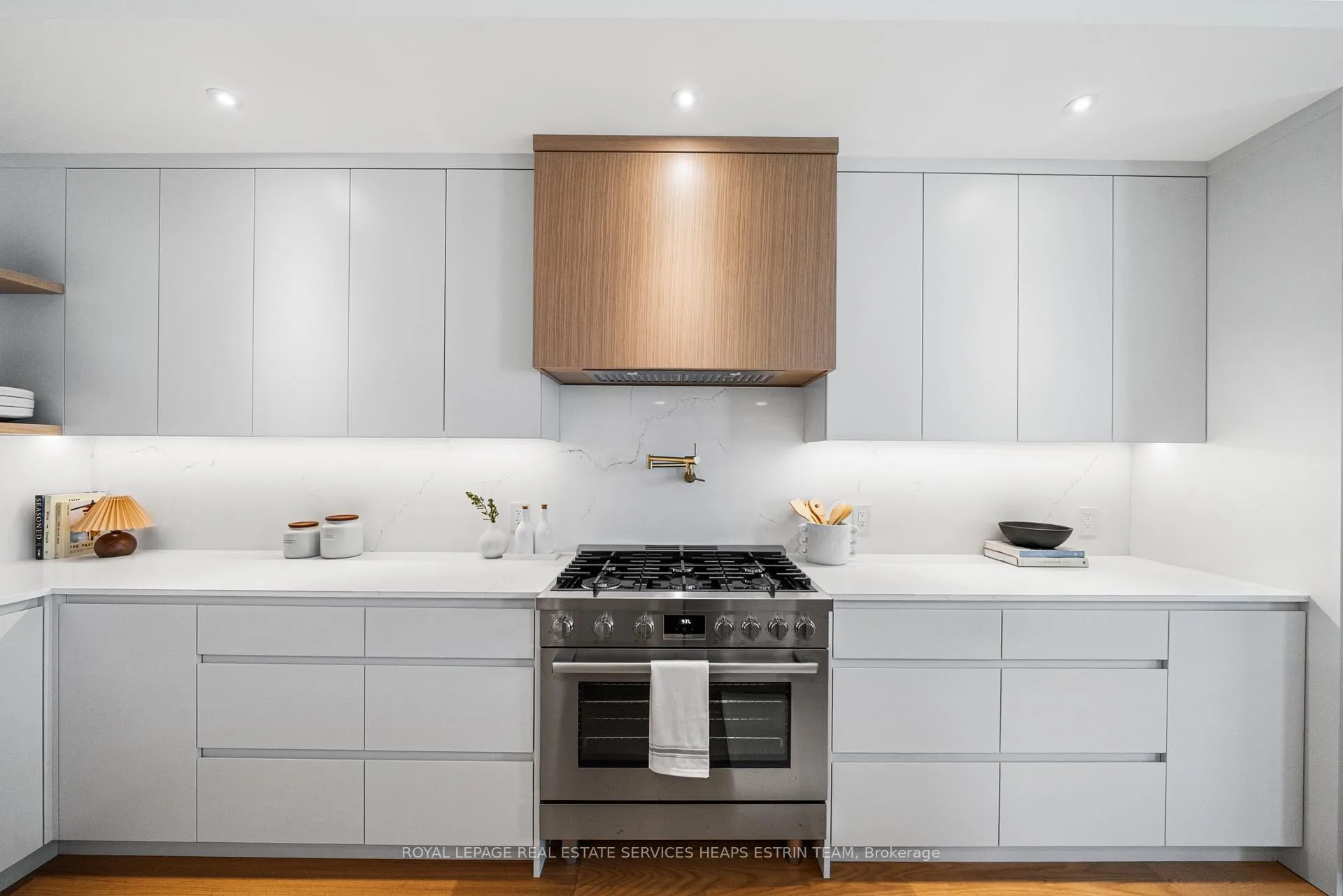 Photo 9 of 17 Myrtle Avenue, Toronto, South Riverdale — HOMEH