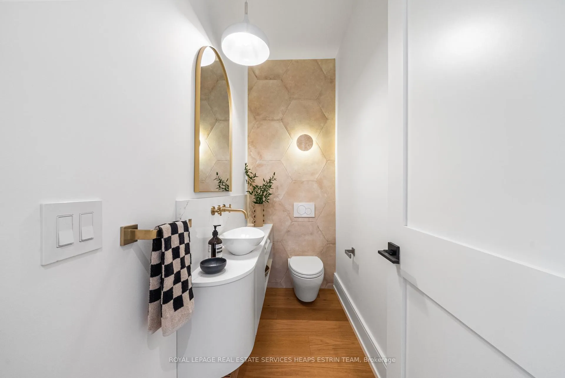 Photo 15 of 17 Myrtle Avenue, Toronto, South Riverdale — HOMEH