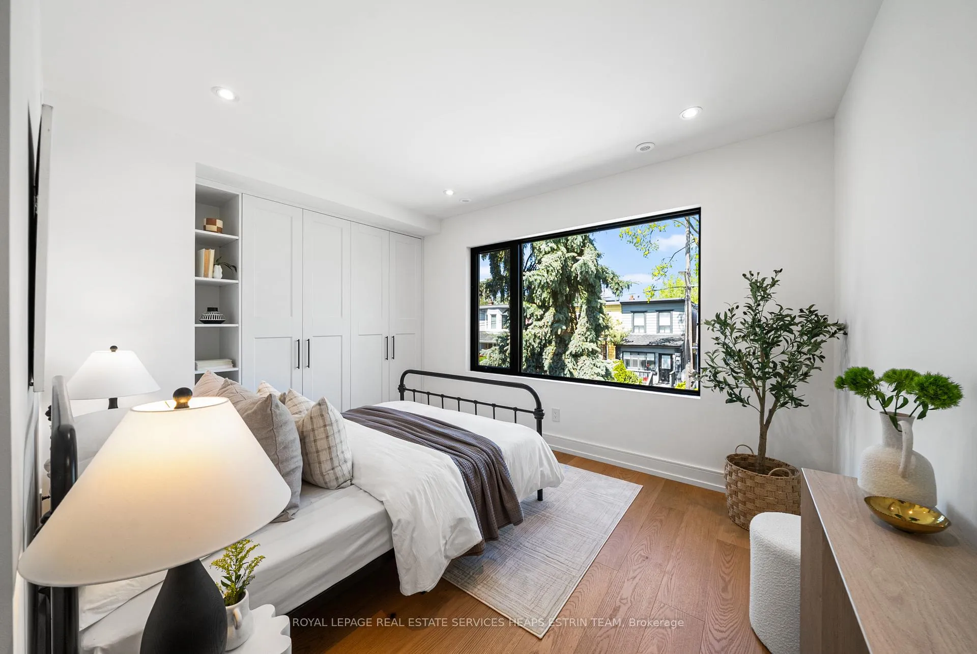 Photo 16 of 17 Myrtle Avenue, Toronto, South Riverdale — HOMEH