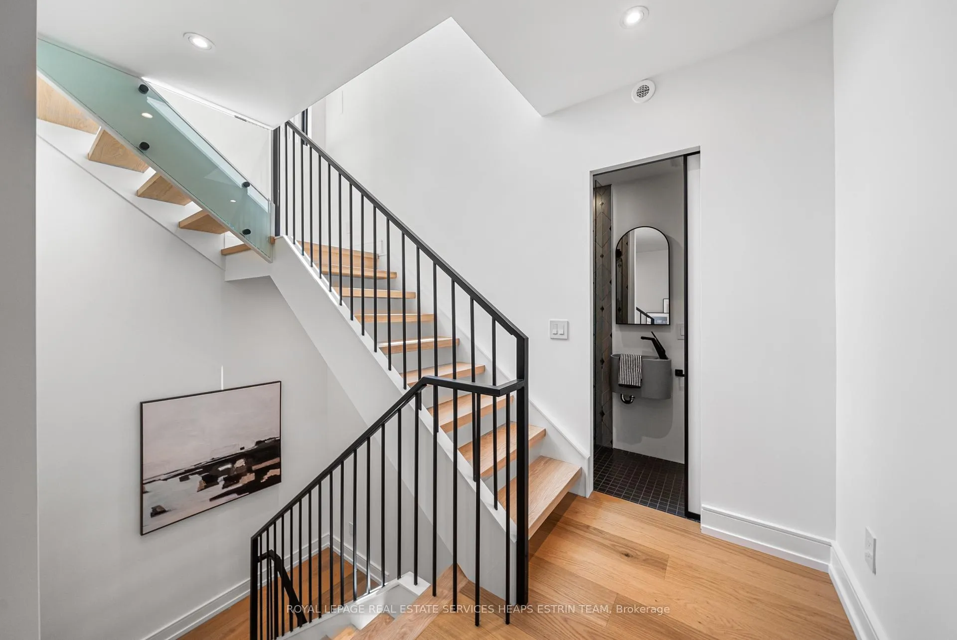 Photo 25 of 17 Myrtle Avenue, Toronto, South Riverdale — HOMEH