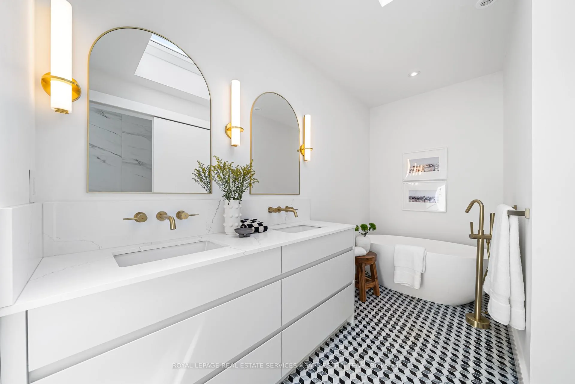 Photo 31 of 17 Myrtle Avenue, Toronto, South Riverdale — HOMEH
