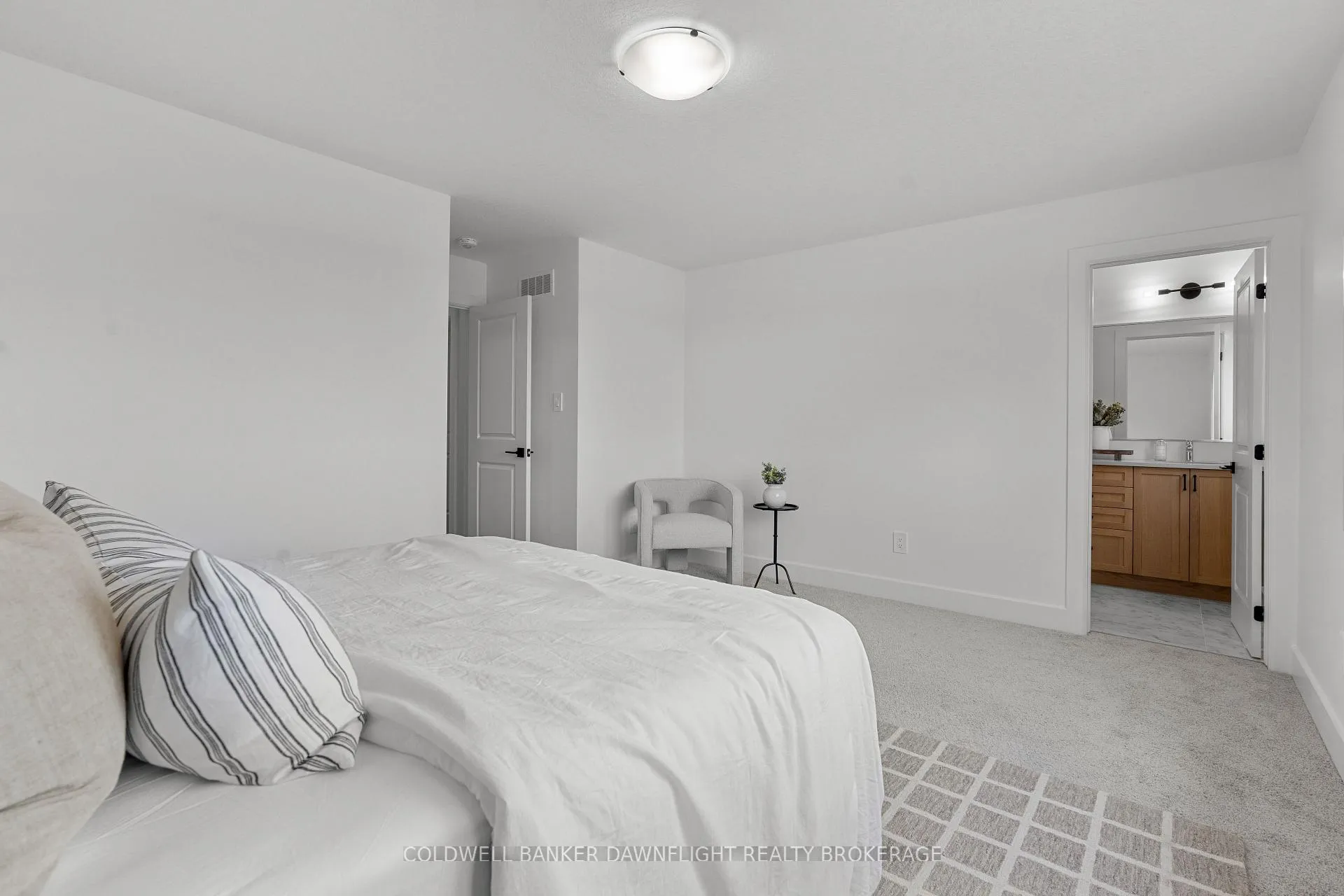 Photo 33 of Unit 22, 147 Scotts Drive, Lucan Biddulph, Lucan — HOMEH