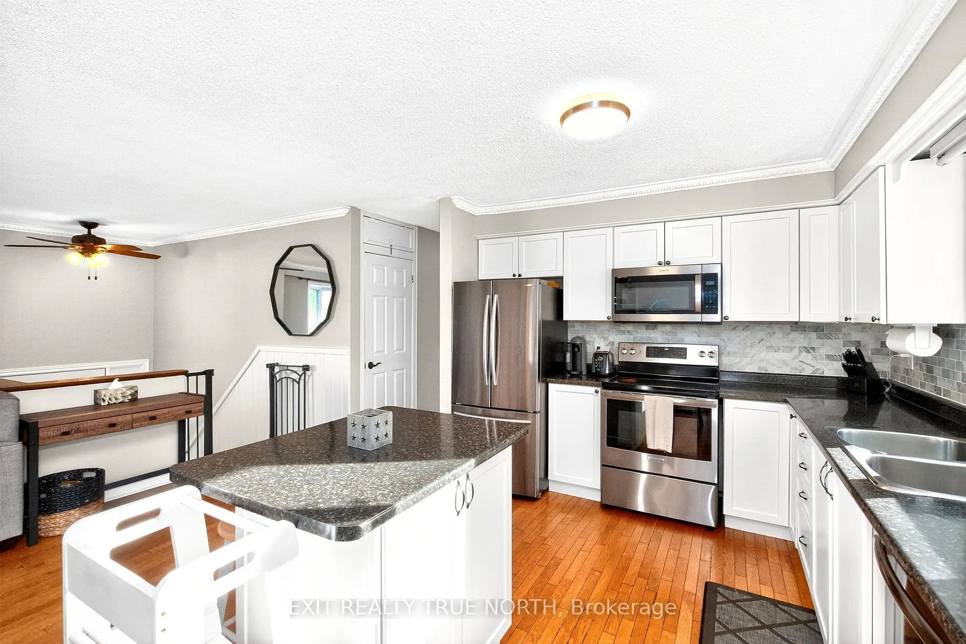 Photo 5 of 32 Lankin Boulevard, Orillia — HOMEH