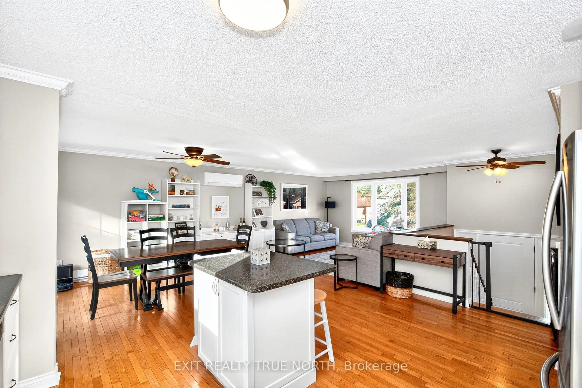 Photo 6 of 32 Lankin Boulevard, Orillia — HOMEH