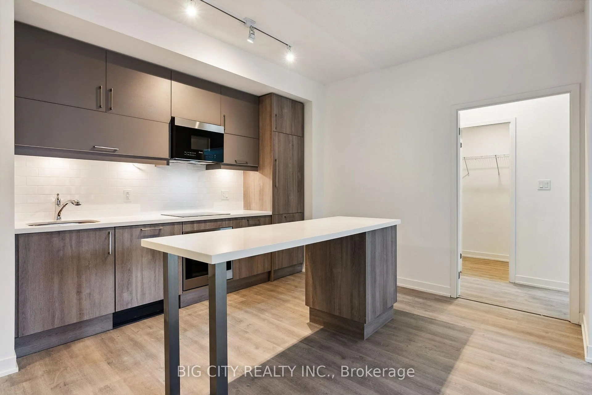 Photo 7 of Unit 914, 292 Verdale Crossing, Markham, Unionville — HOMEH