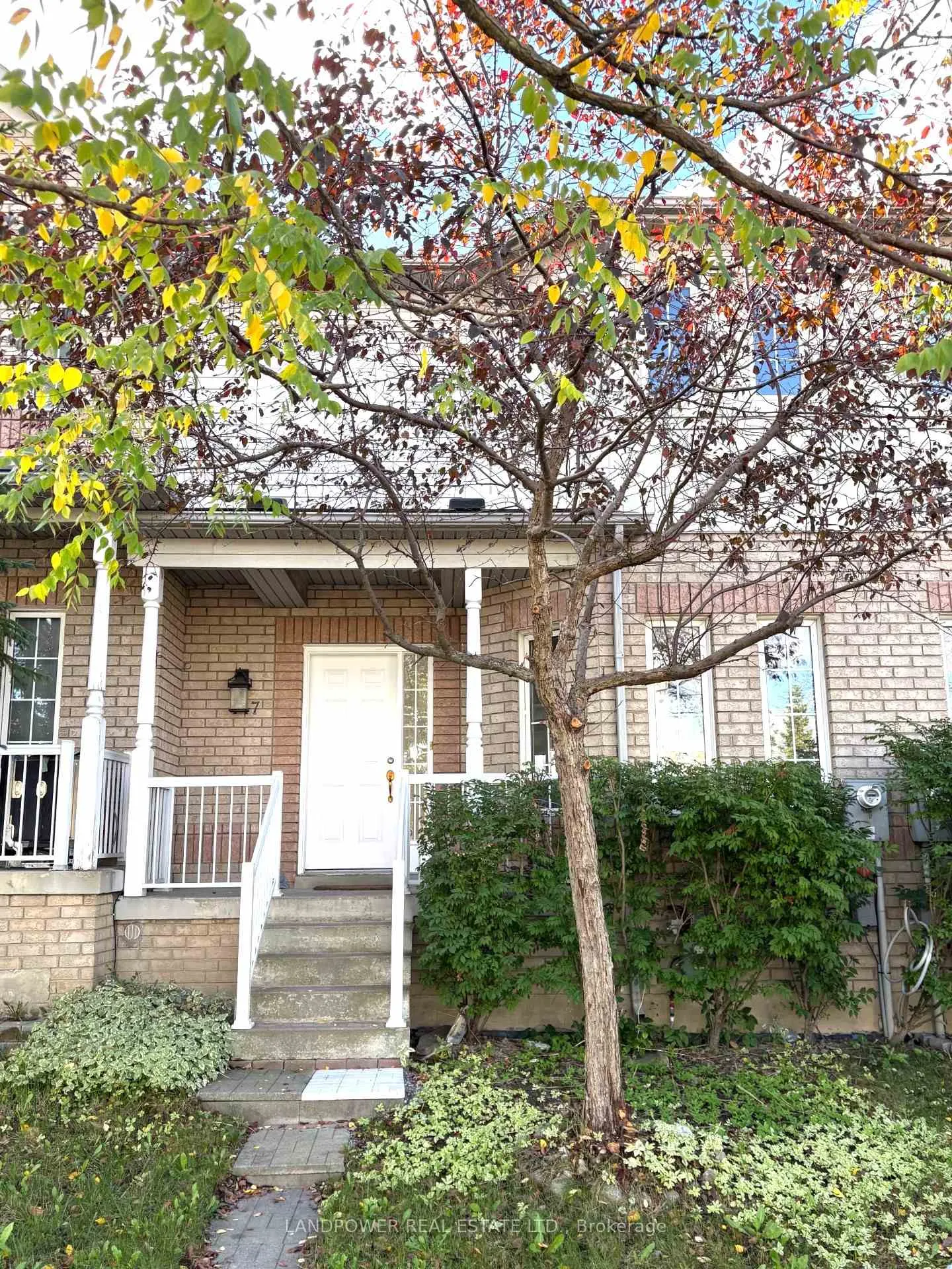 Photo 1 of 447 Hollandview Trail, Aurora, Bayview Wellington — HOMEH