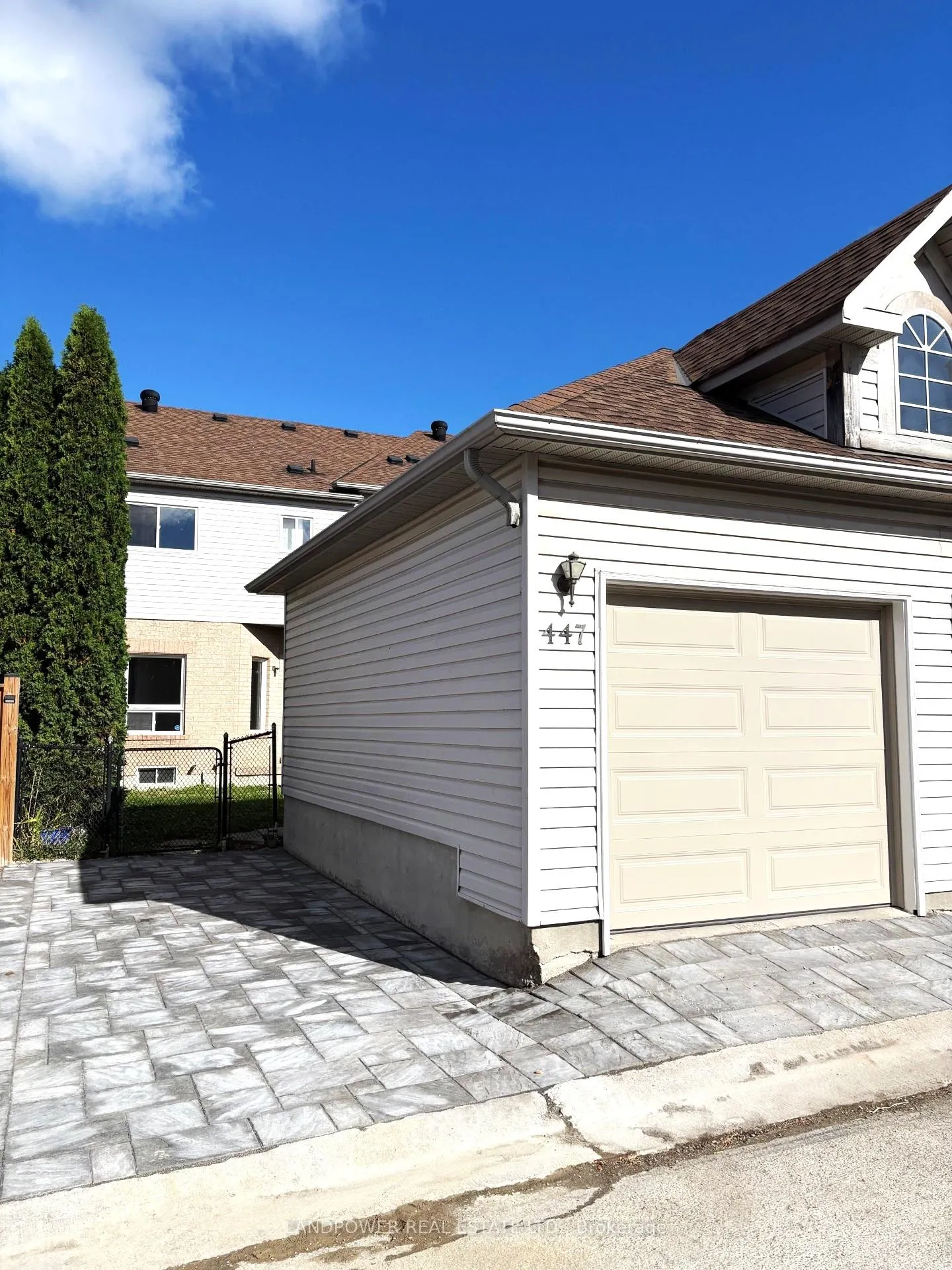 Photo 13 of 447 Hollandview Trail, Aurora, Bayview Wellington — HOMEH