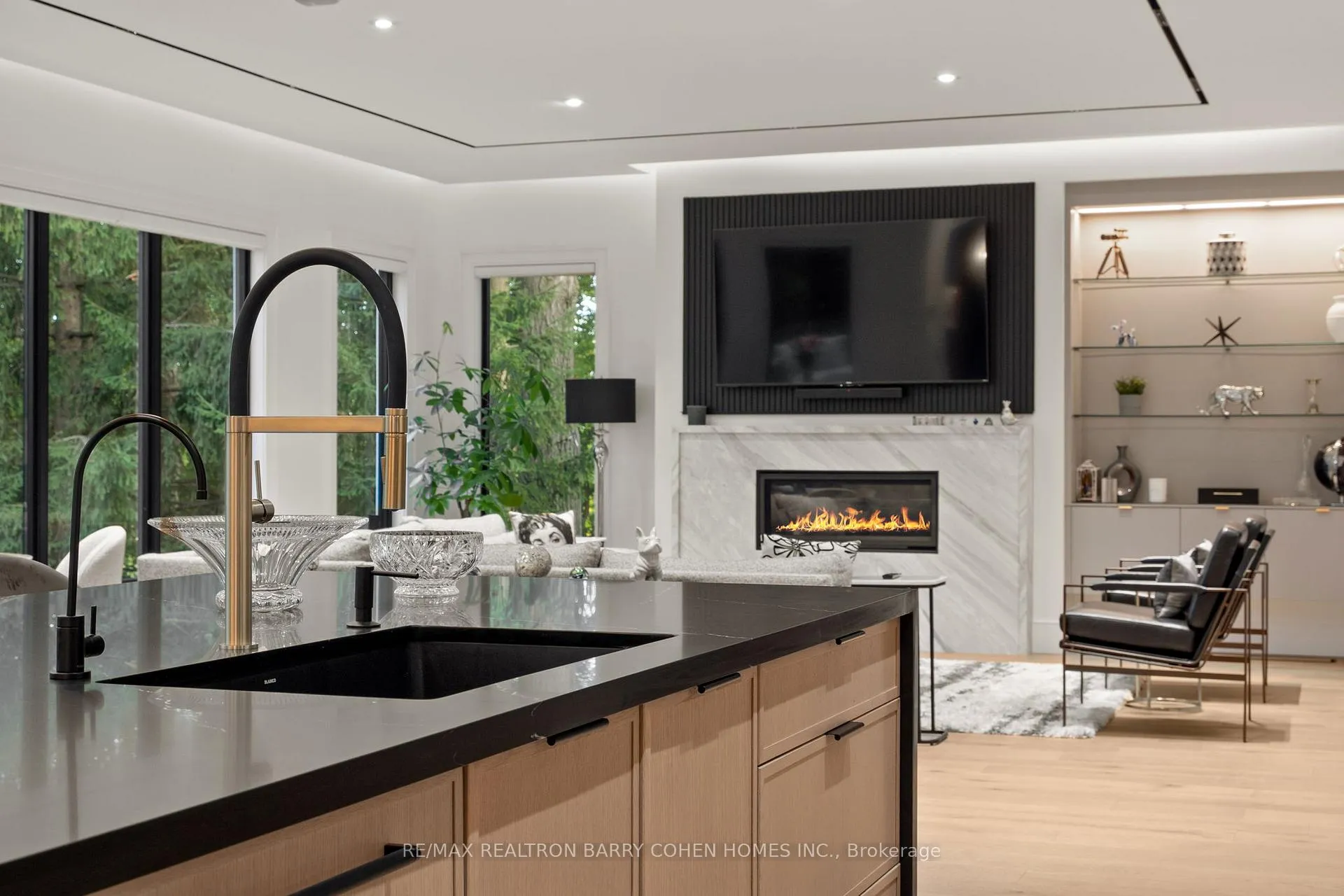 Photo 11 of 165 Leacrest Road, Toronto, Leaside — HOMEH