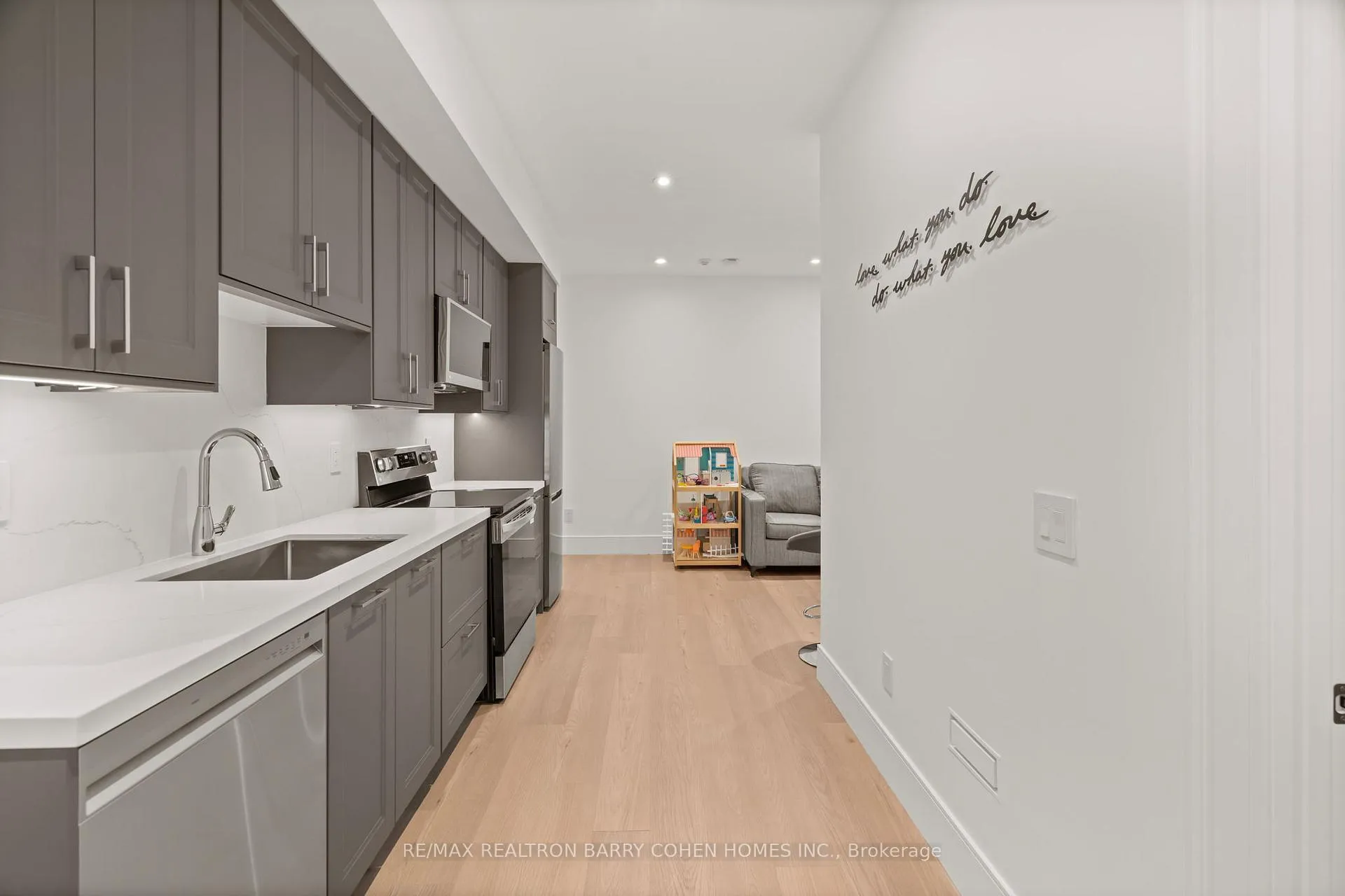 Photo 35 of 165 Leacrest Road, Toronto, Leaside — HOMEH