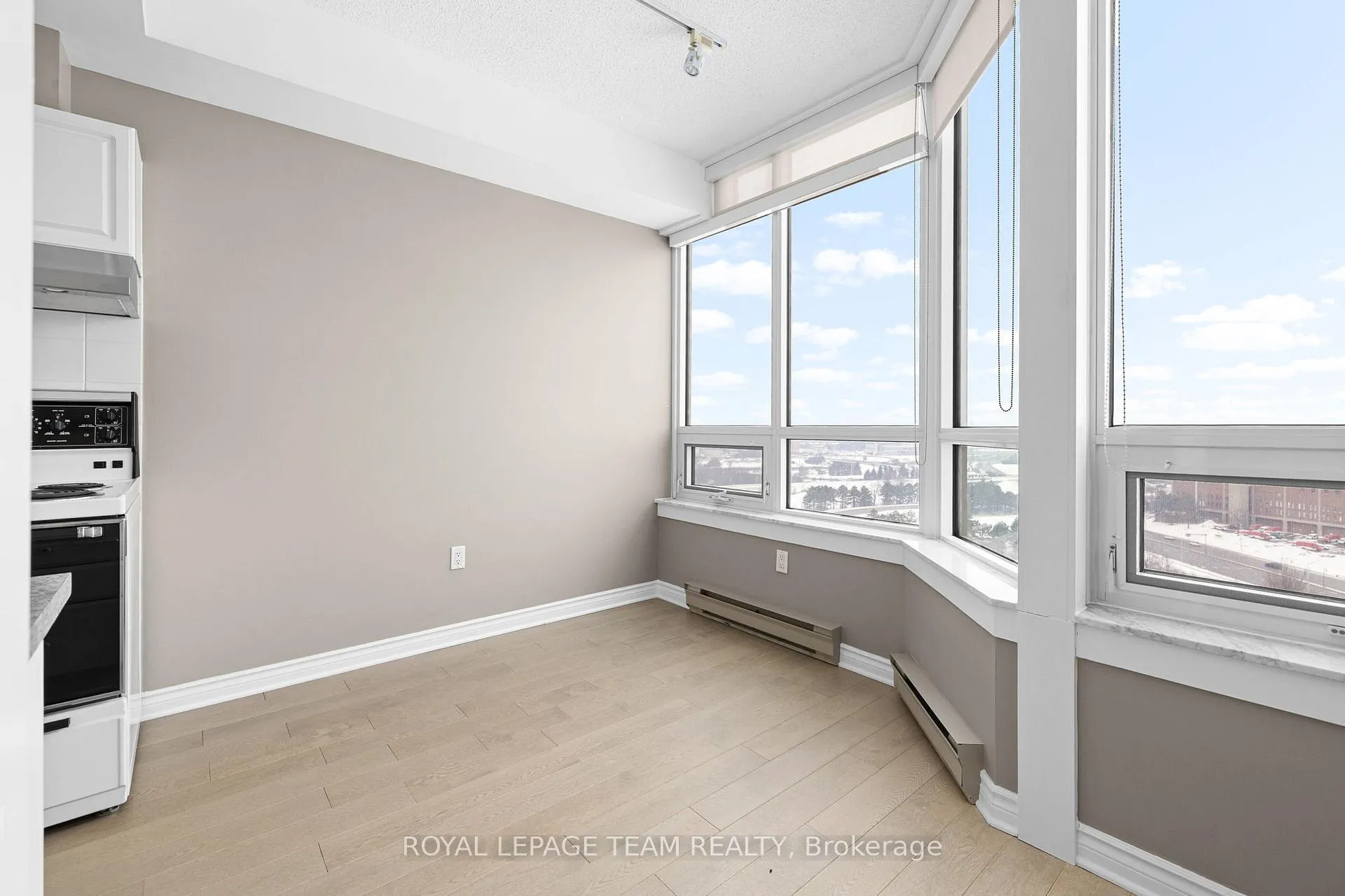Photo 11 of Unit 1803, 1480 Riverside Drive, Ottawa, Riverview Park — HOMEH