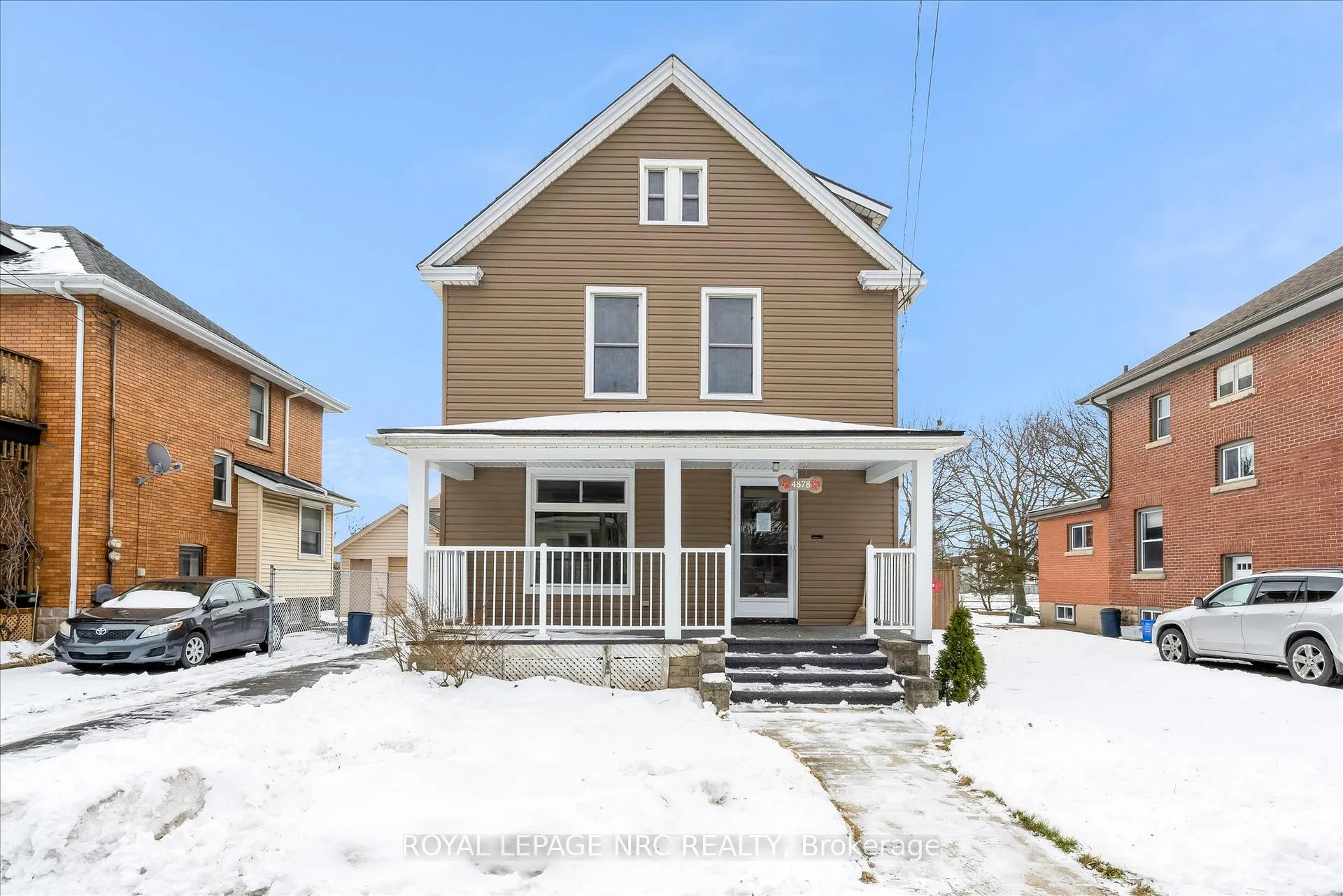 Photo 2 of 4878 Stamford Street, Niagara Falls, Cherrywood — HOMEH