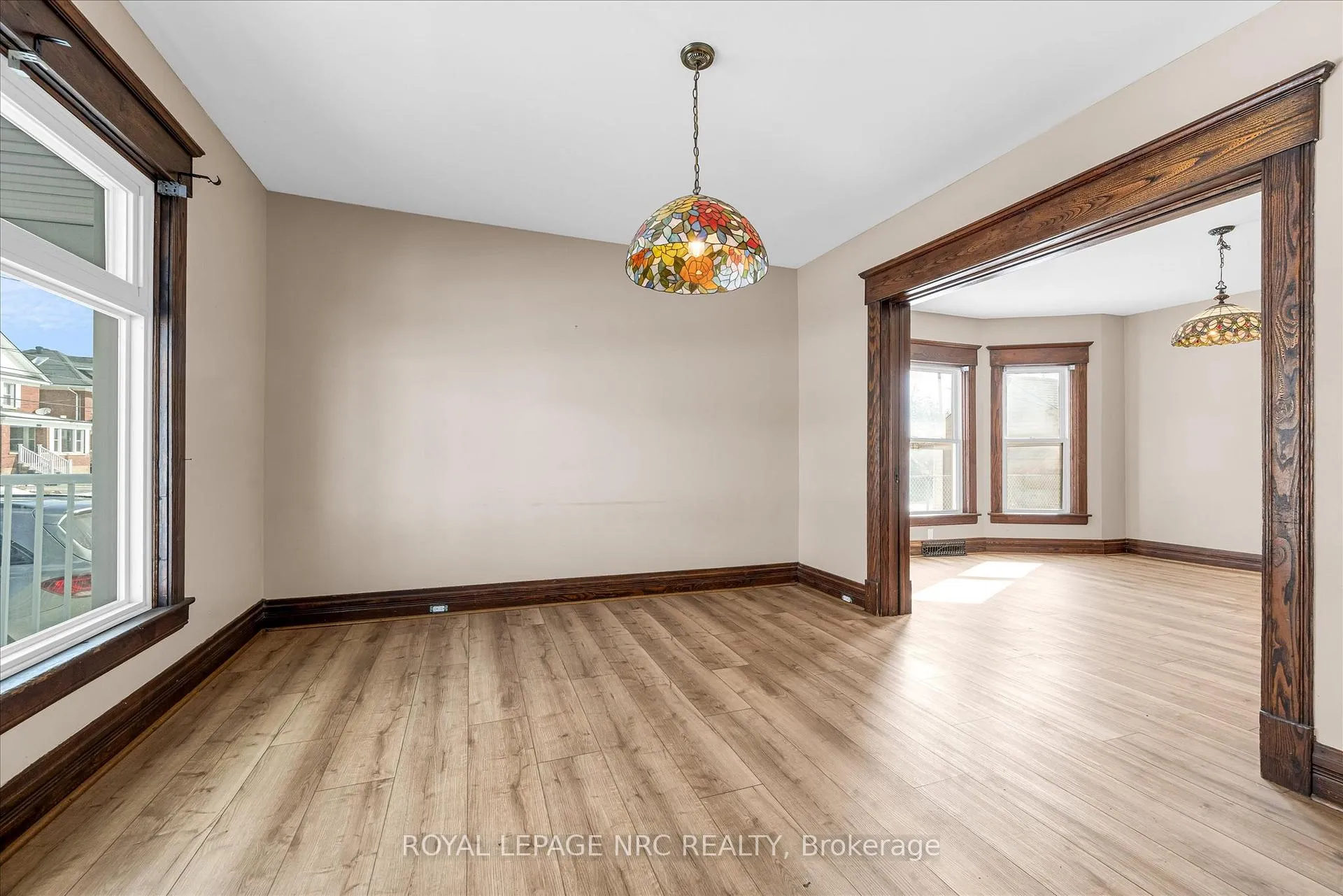 Photo 6 of 4878 Stamford Street, Niagara Falls, Cherrywood — HOMEH