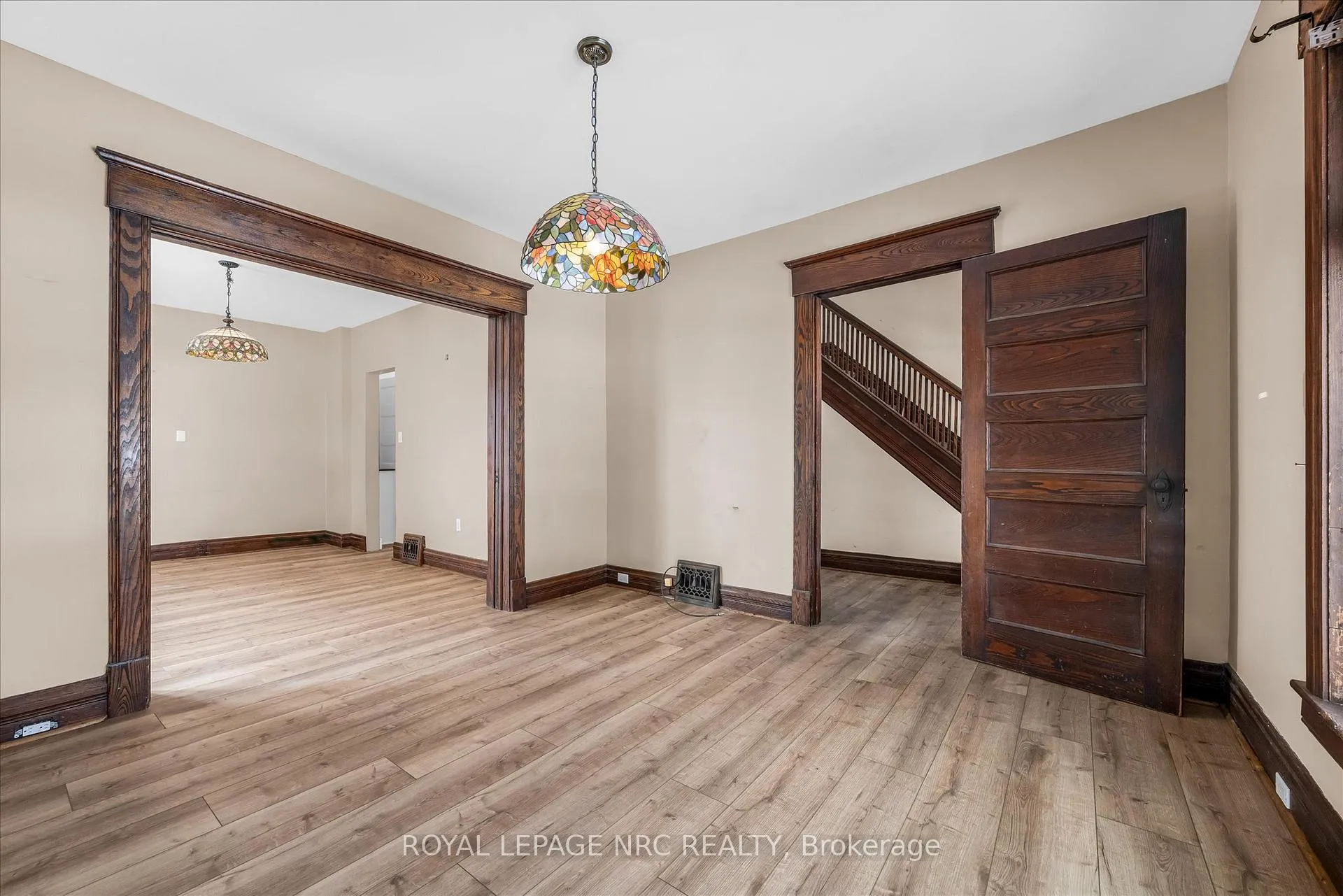 Photo 8 of 4878 Stamford Street, Niagara Falls, Cherrywood — HOMEH