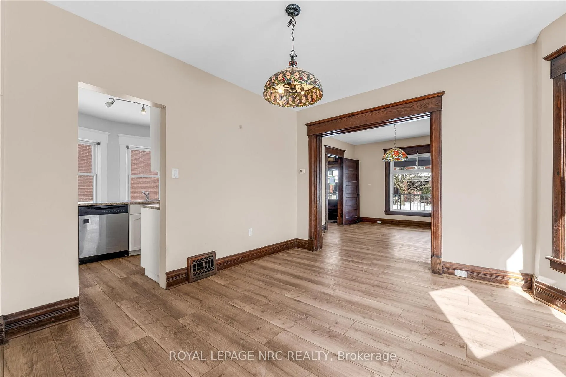 Photo 11 of 4878 Stamford Street, Niagara Falls, Cherrywood — HOMEH