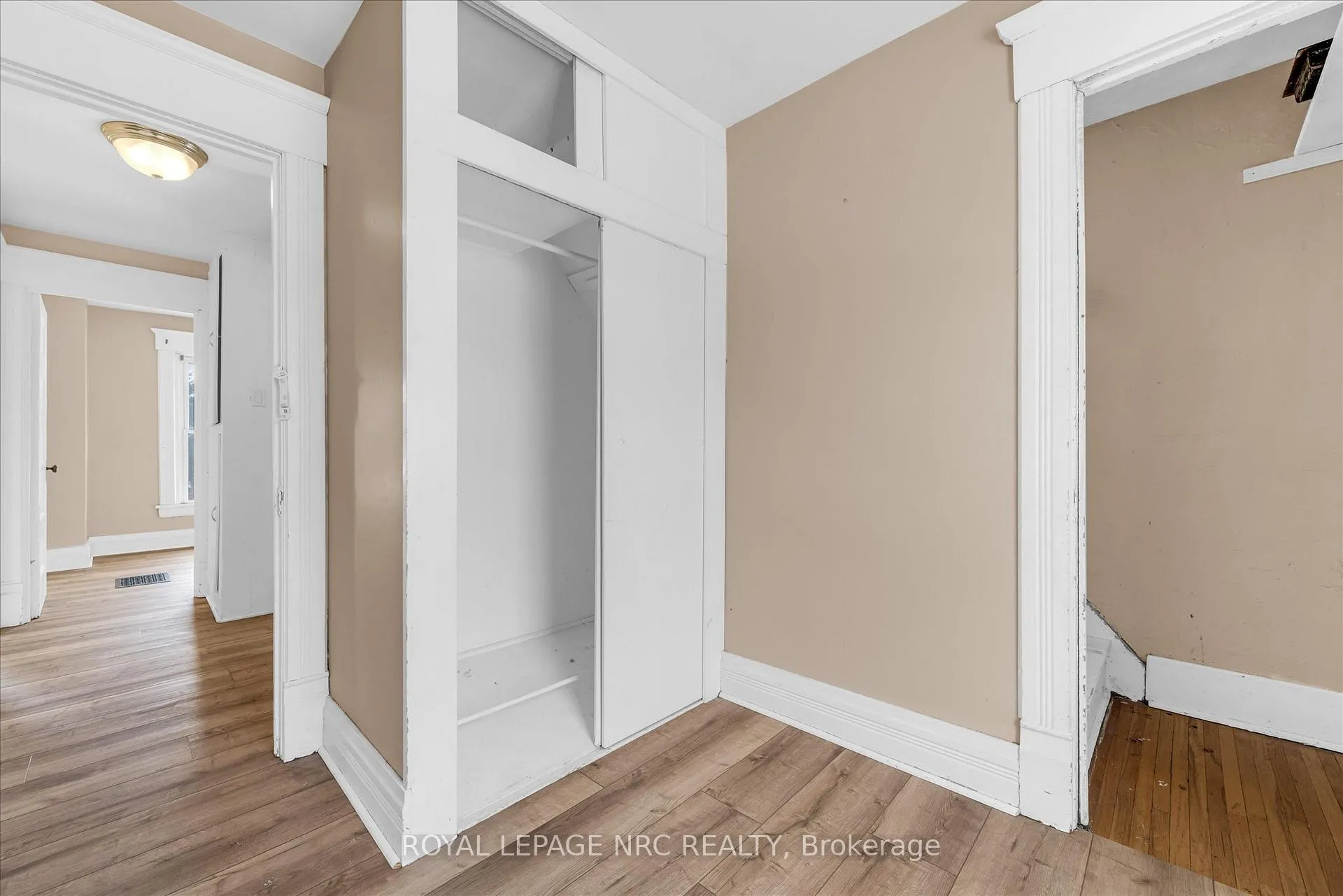 Photo 22 of 4878 Stamford Street, Niagara Falls, Cherrywood — HOMEH