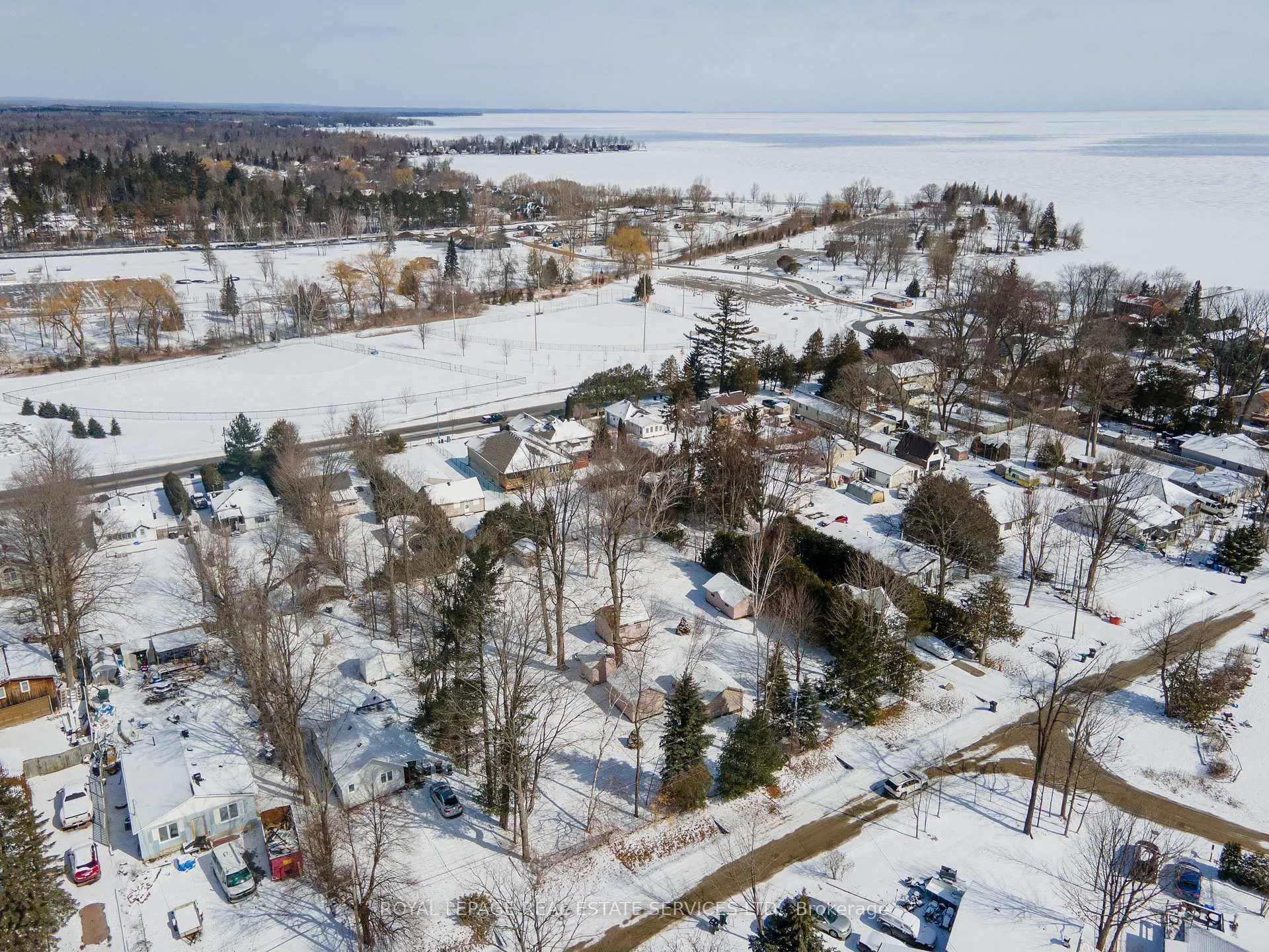 Photo 3 of 720 Hastings Avenue, Innisfil, Alcona — HOMEH