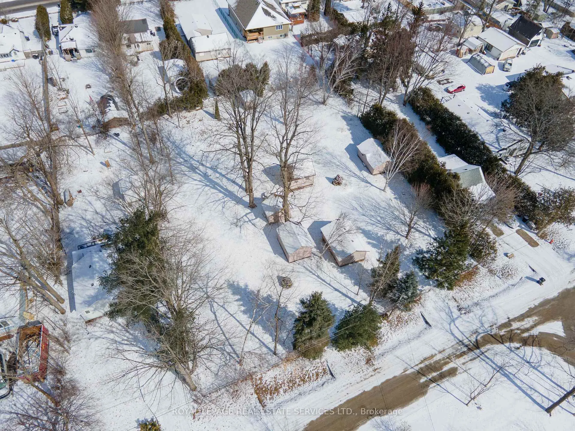 Photo 4 of 720 Hastings Avenue, Innisfil, Alcona — HOMEH