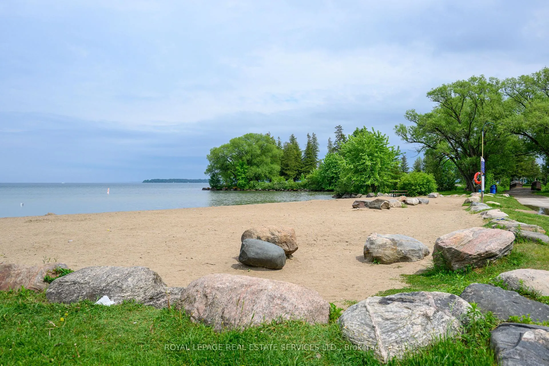 Photo 21 of 720 Hastings Avenue, Innisfil, Alcona — HOMEH