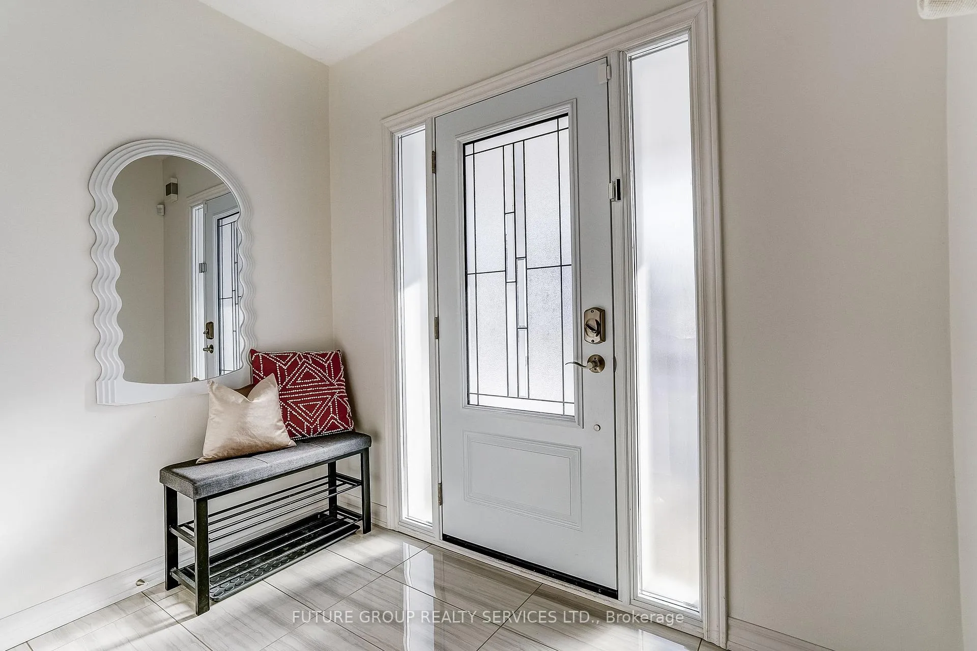 Photo 4 of 72 Camino Drive, Vaughan, Vellore Village — HOMEH