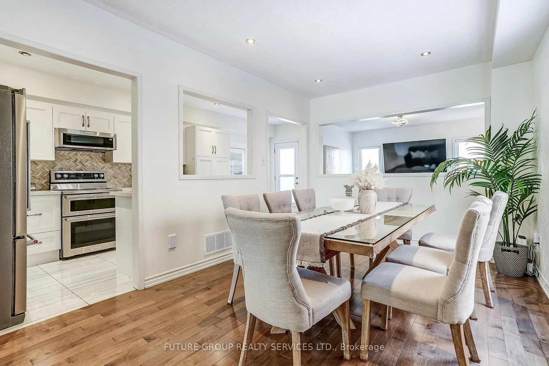 Photo 8 of 72 Camino Drive, Vaughan, Vellore Village — HOMEH
