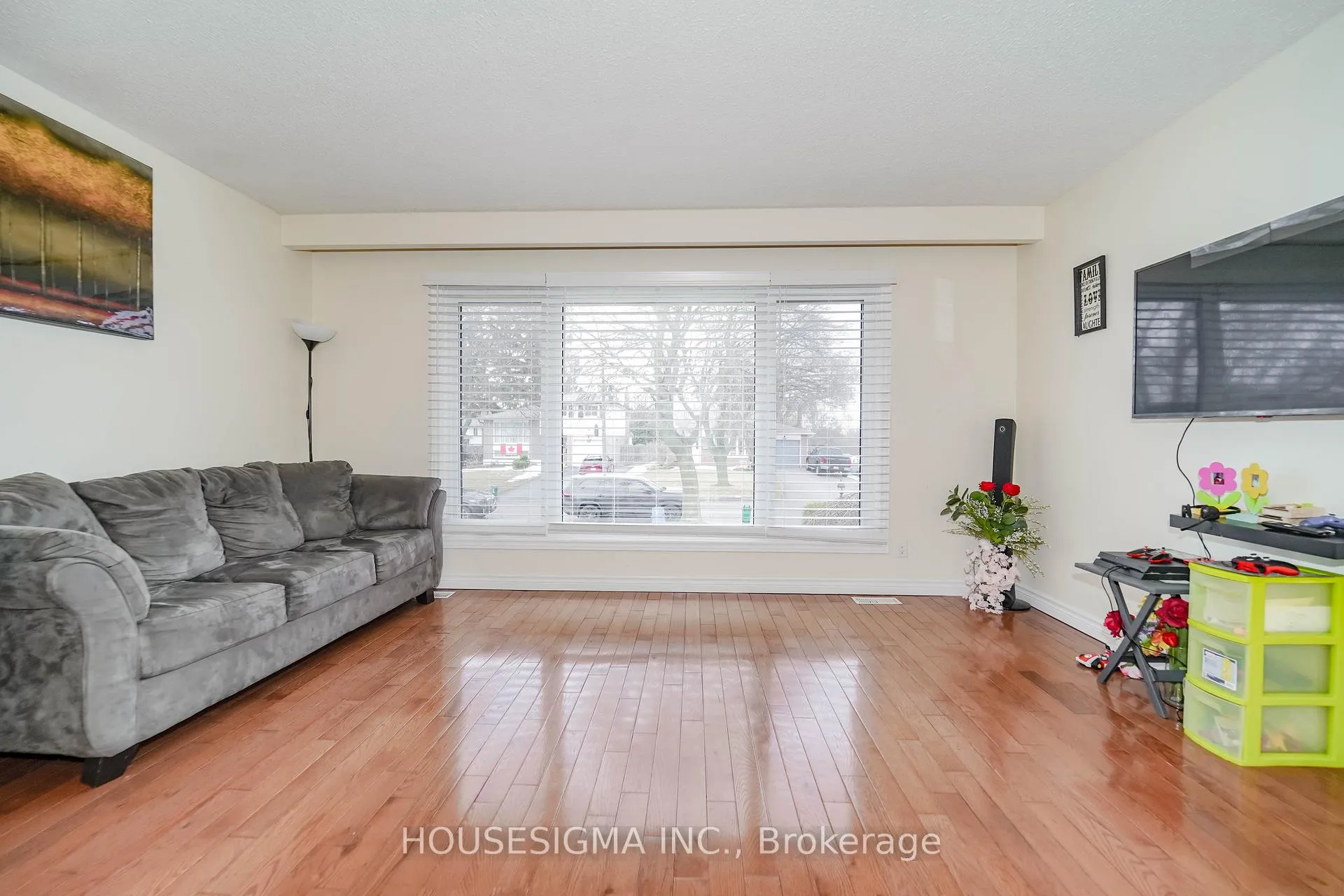Photo 13 of 362 Newgate Avenue, Oshawa, Centennial — HOMEH