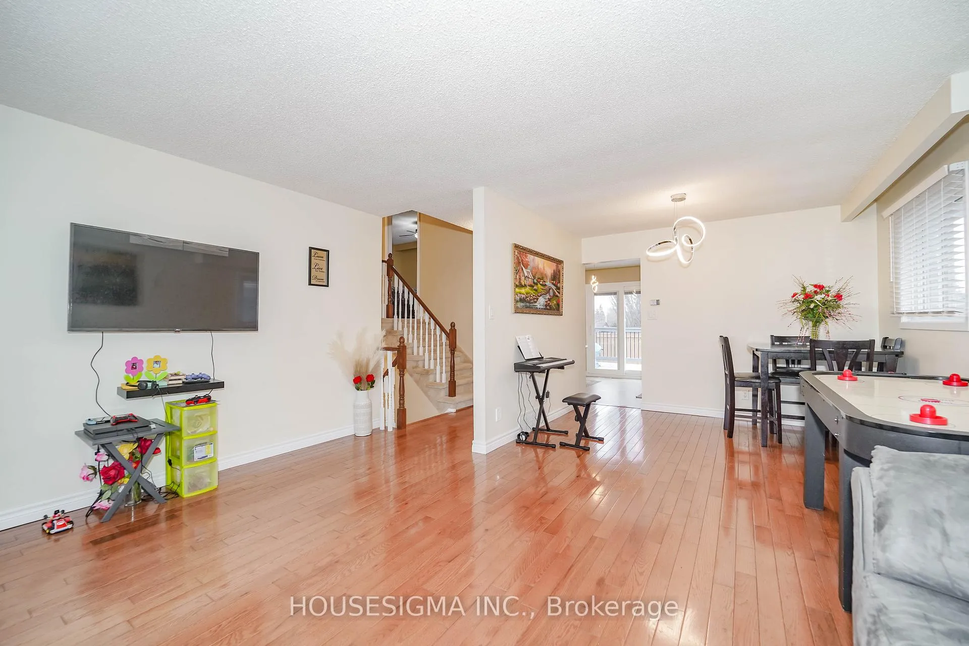 Photo 15 of 362 Newgate Avenue, Oshawa, Centennial — HOMEH