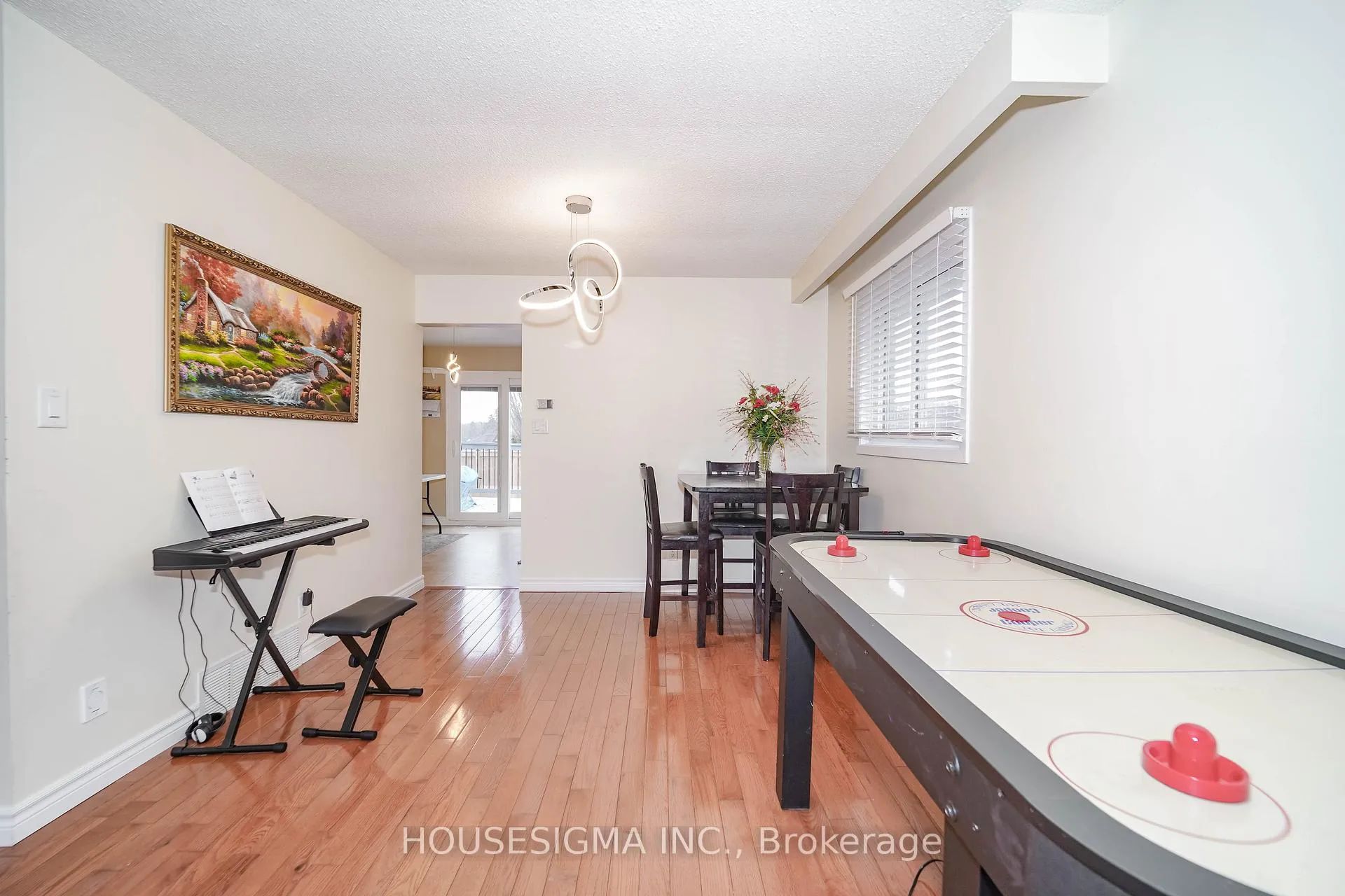 Photo 16 of 362 Newgate Avenue, Oshawa, Centennial — HOMEH