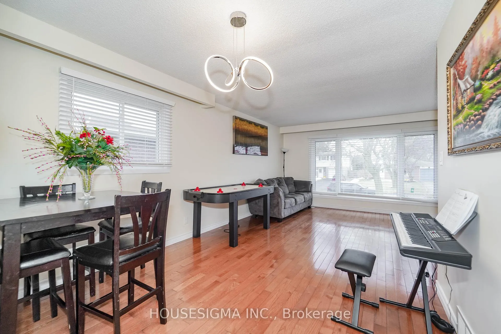 Photo 17 of 362 Newgate Avenue, Oshawa, Centennial — HOMEH