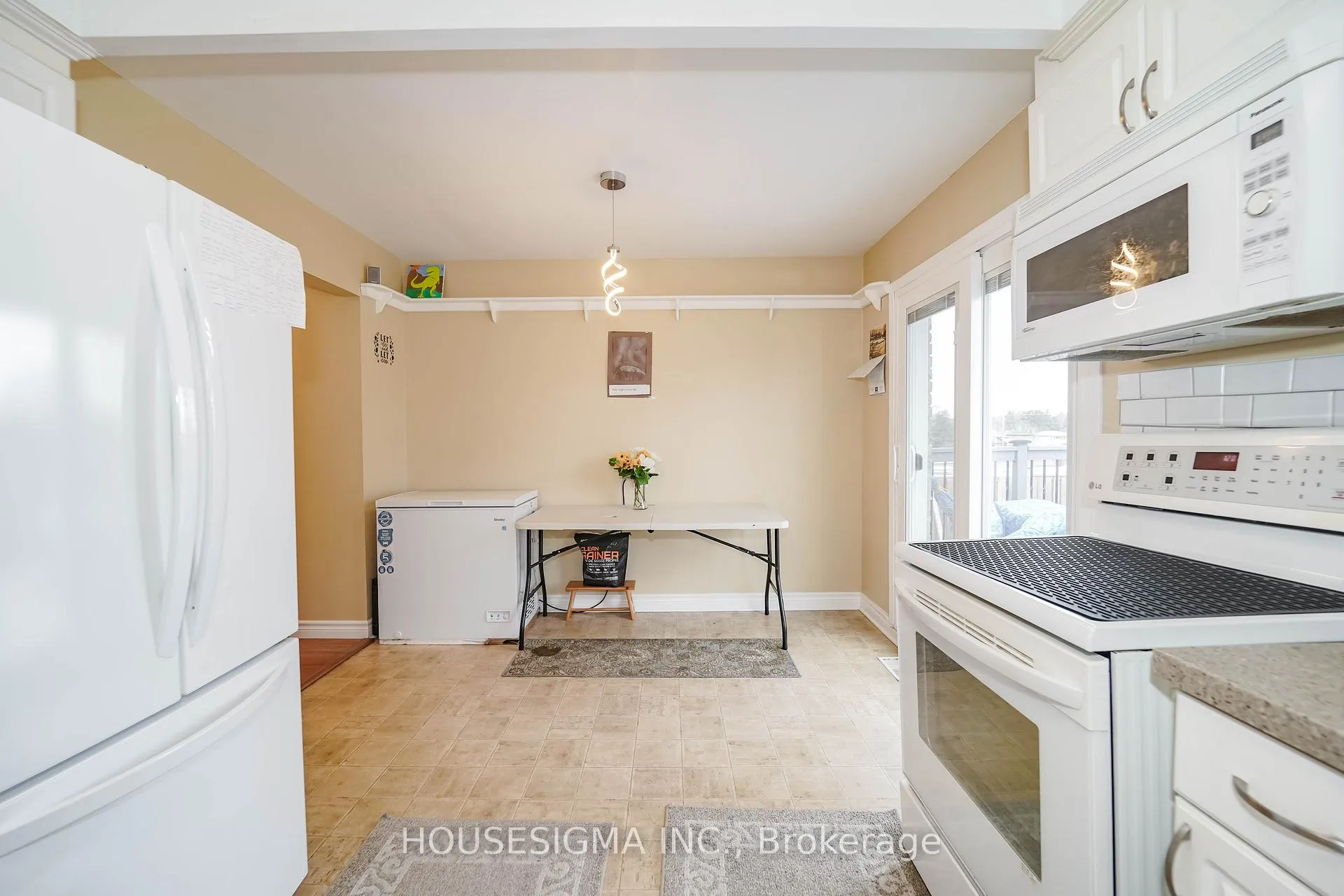 Photo 20 of 362 Newgate Avenue, Oshawa, Centennial — HOMEH