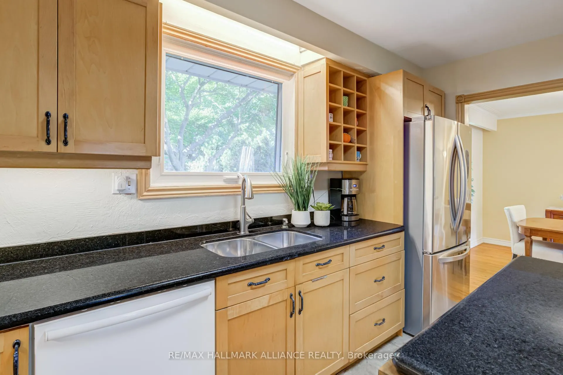 Photo 12 of 2033 Water's Edge Drive, Oakville, Bronte — HOMEH