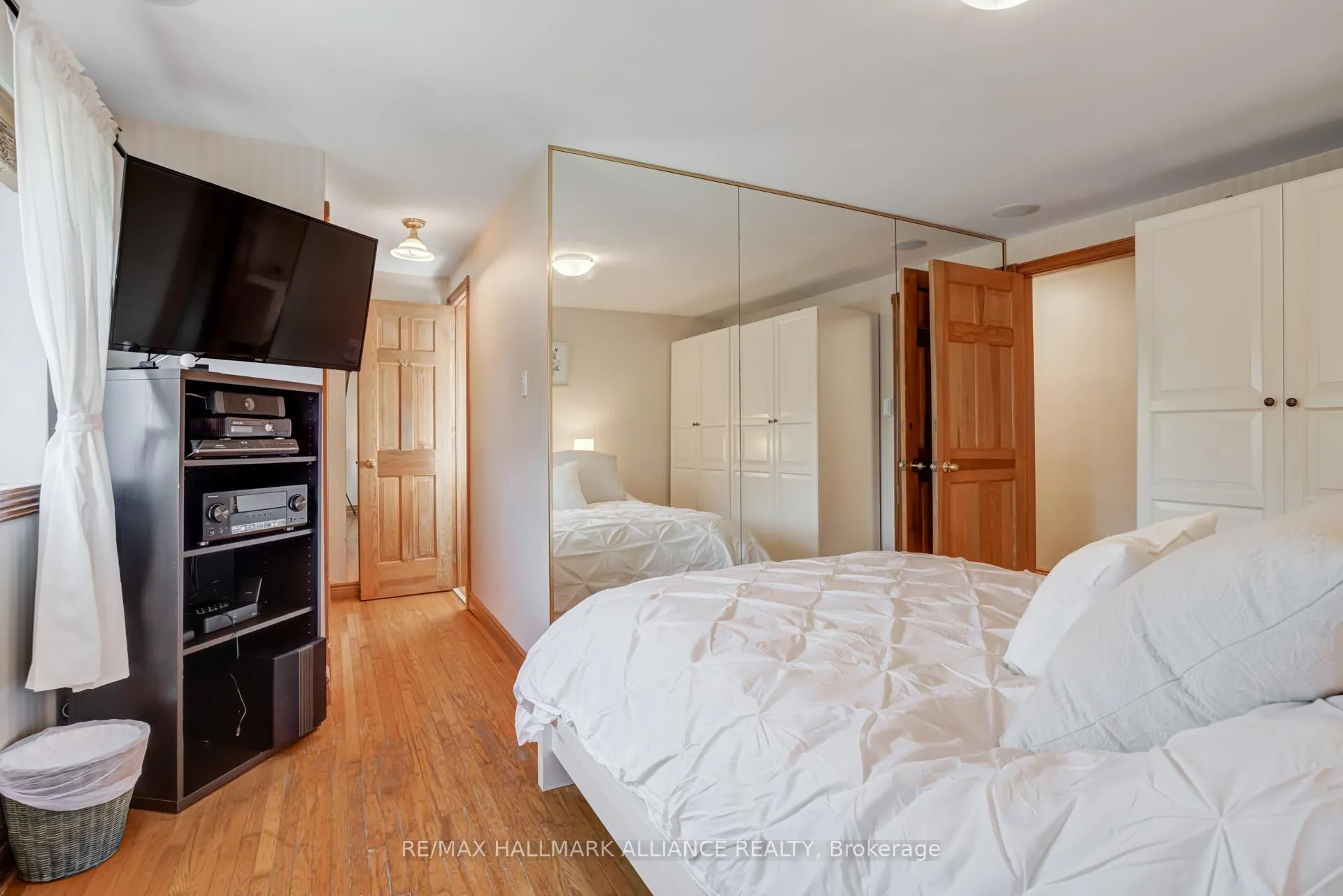 Photo 19 of 2033 Water's Edge Drive, Oakville, Bronte — HOMEH