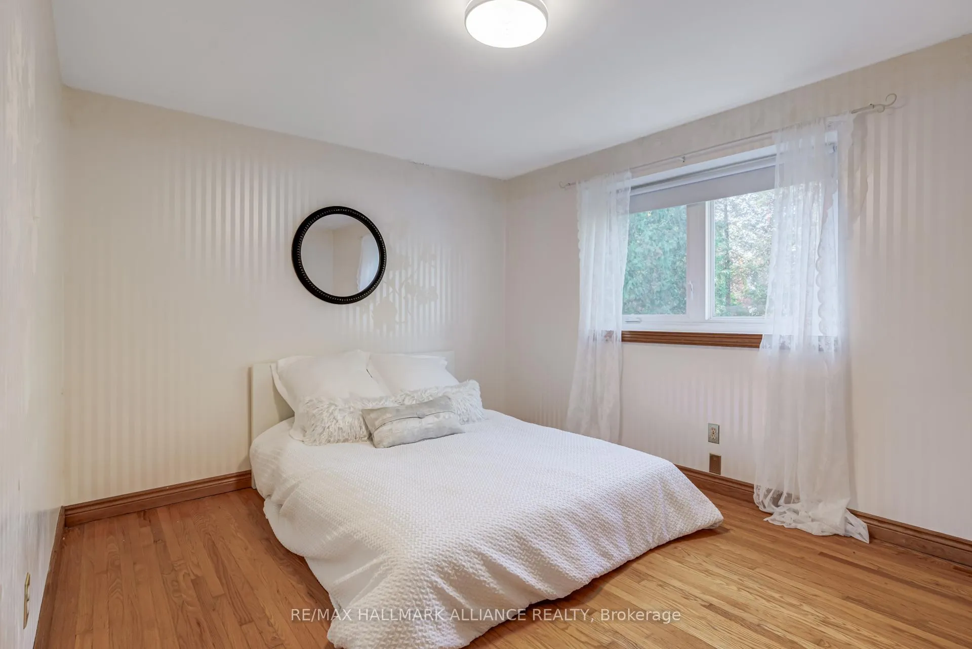 Photo 21 of 2033 Water's Edge Drive, Oakville, Bronte — HOMEH