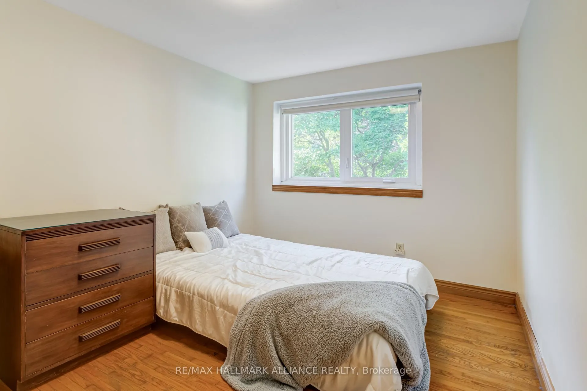 Photo 22 of 2033 Water's Edge Drive, Oakville, Bronte — HOMEH