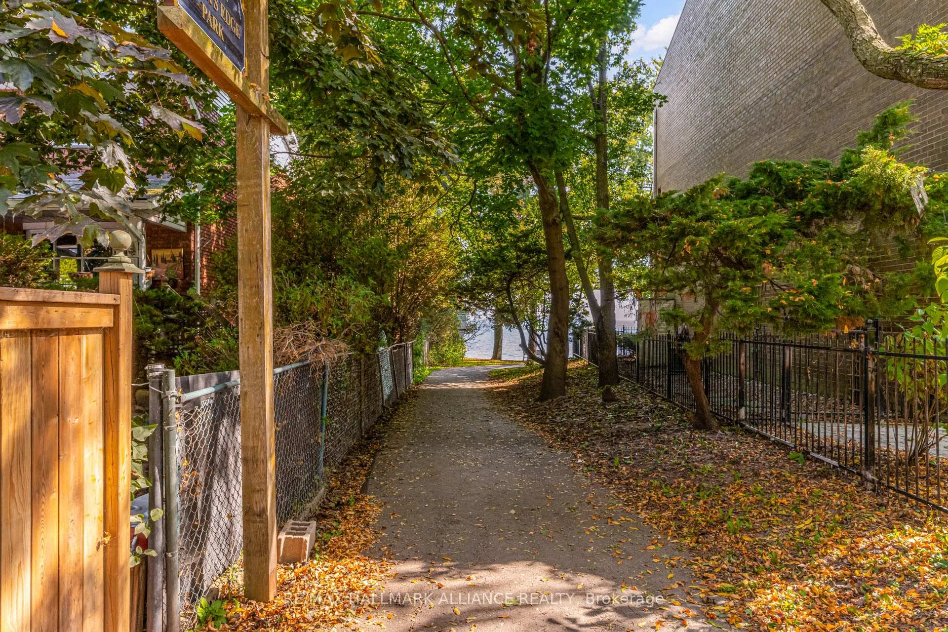 Photo 39 of 2033 Water's Edge Drive, Oakville, Bronte — HOMEH