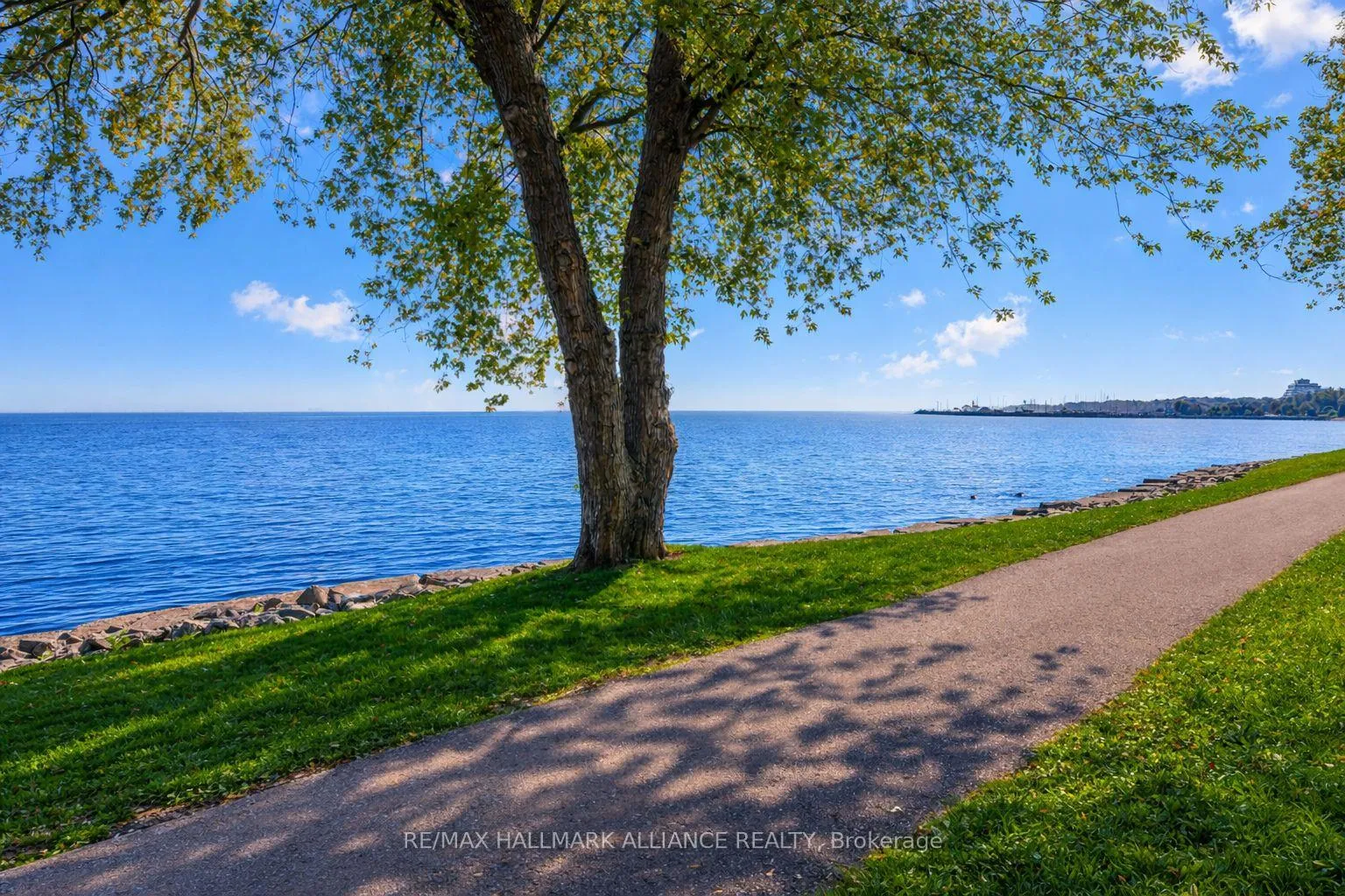 Photo 41 of 2033 Water's Edge Drive, Oakville, Bronte — HOMEH