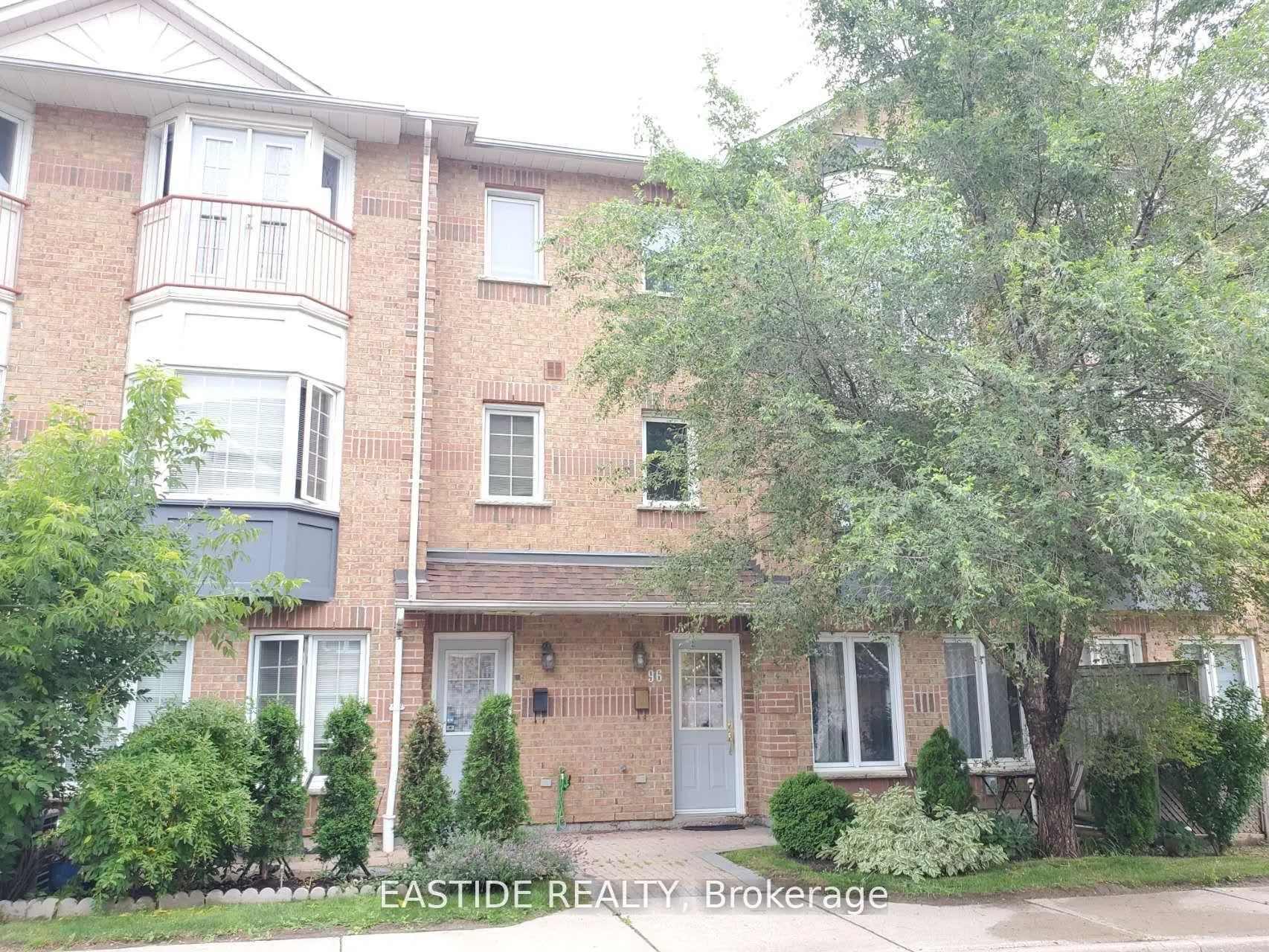 Front of 151 Townsgate Drive